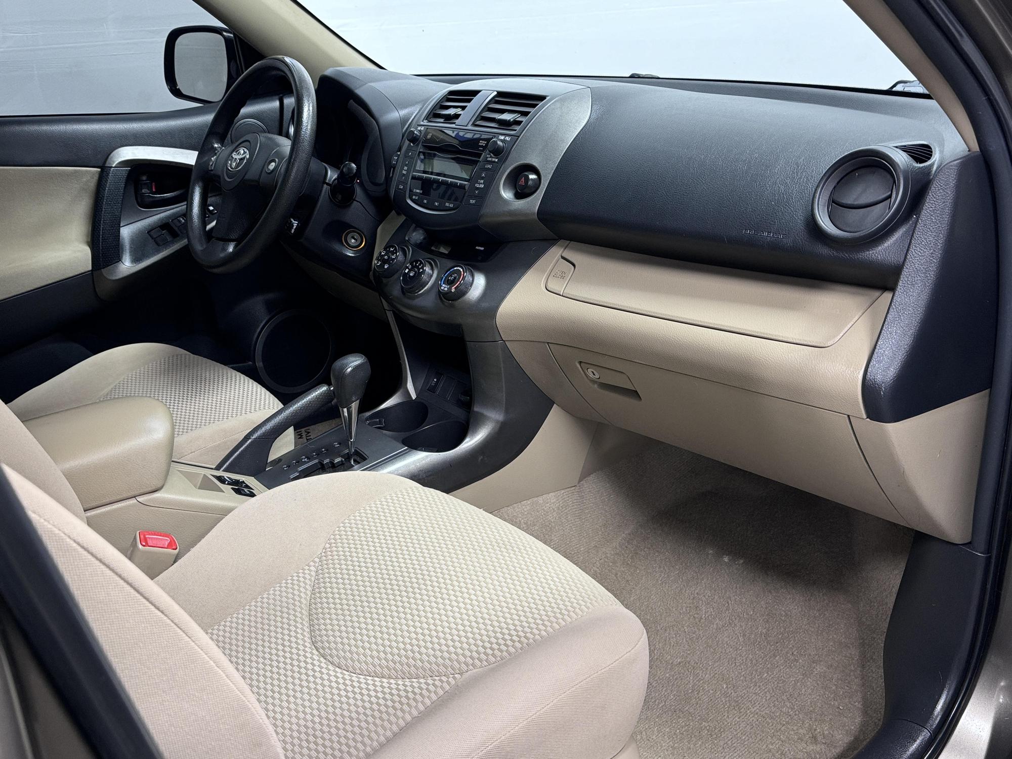 2011 Toyota RAV4 Base photo 29