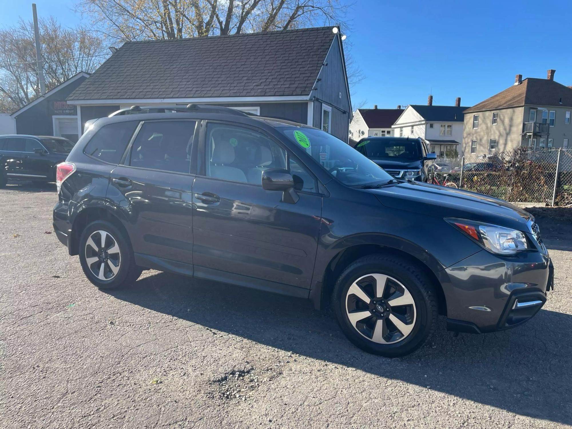 2017 Subaru Forester Premium photo 11