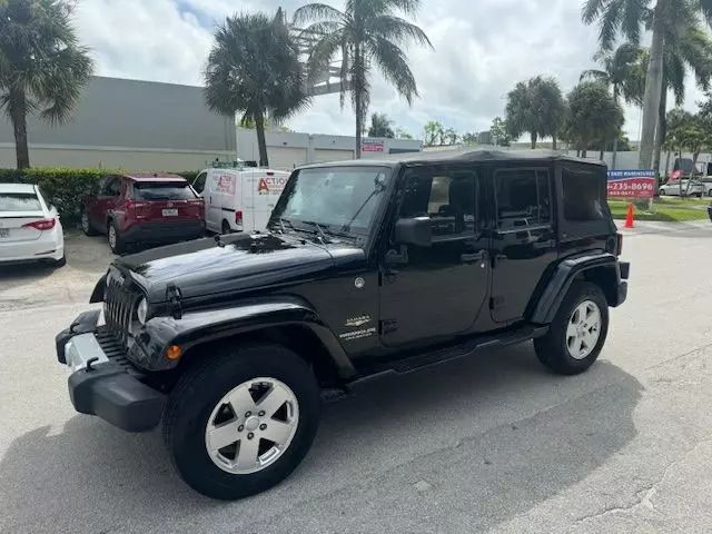 2012 Jeep Wrangler Unlimited Sahara photo 30