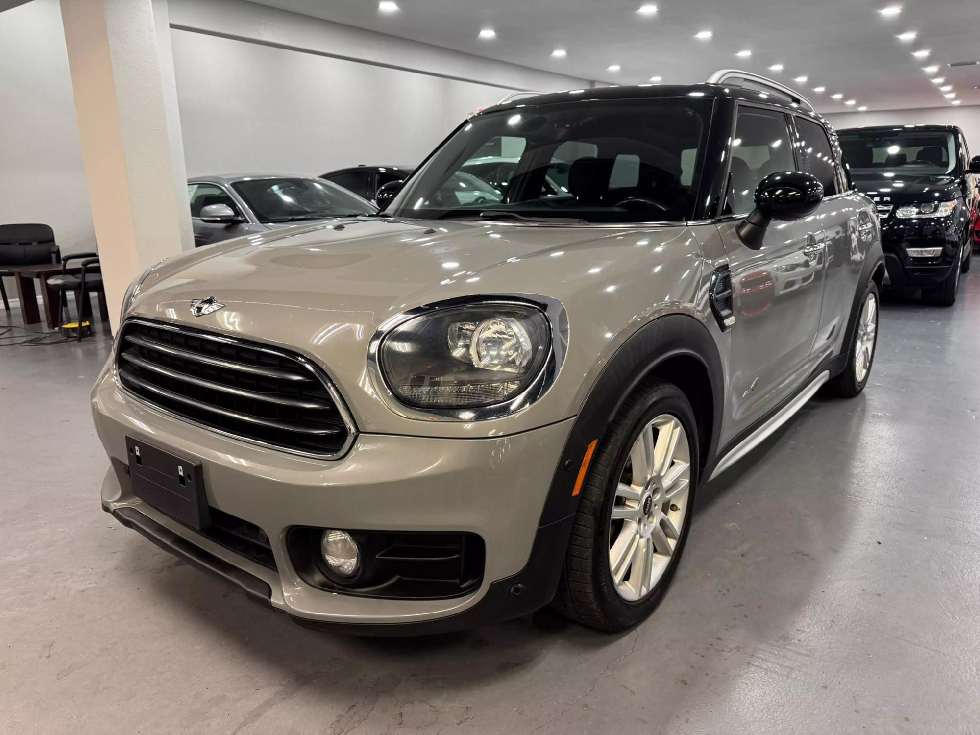 2018 MINI Countryman Base photo 3