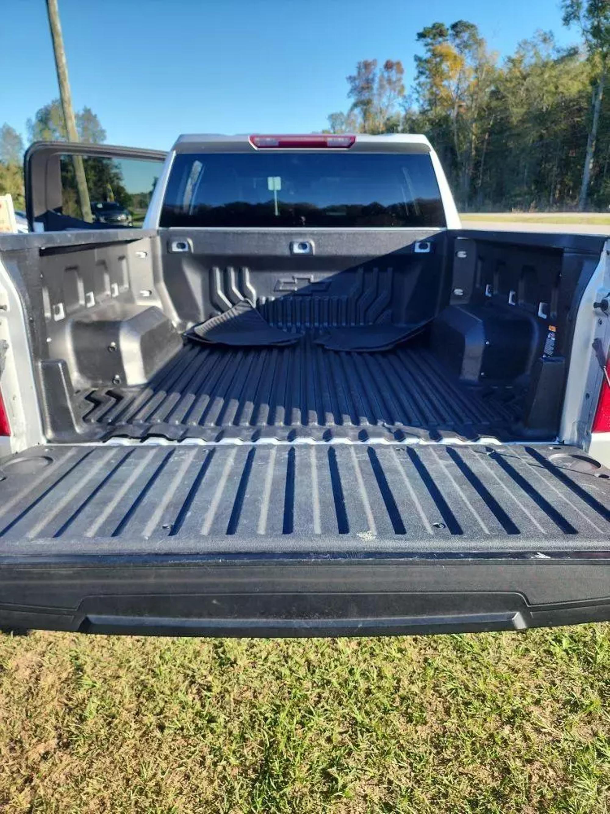 2022 Chevrolet Silverado 1500 LT photo 16