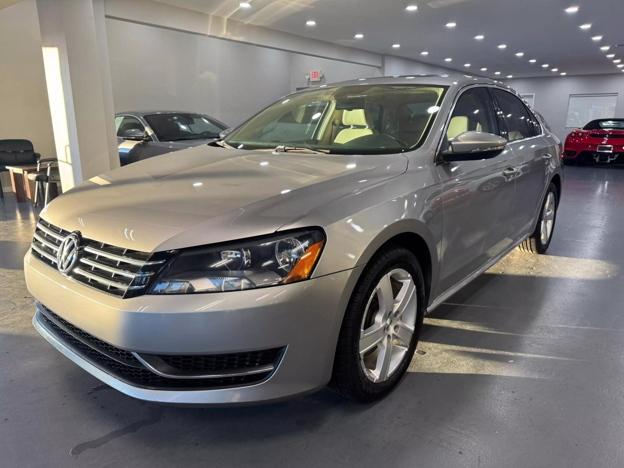 2012 Volkswagen Passat SE photo 3