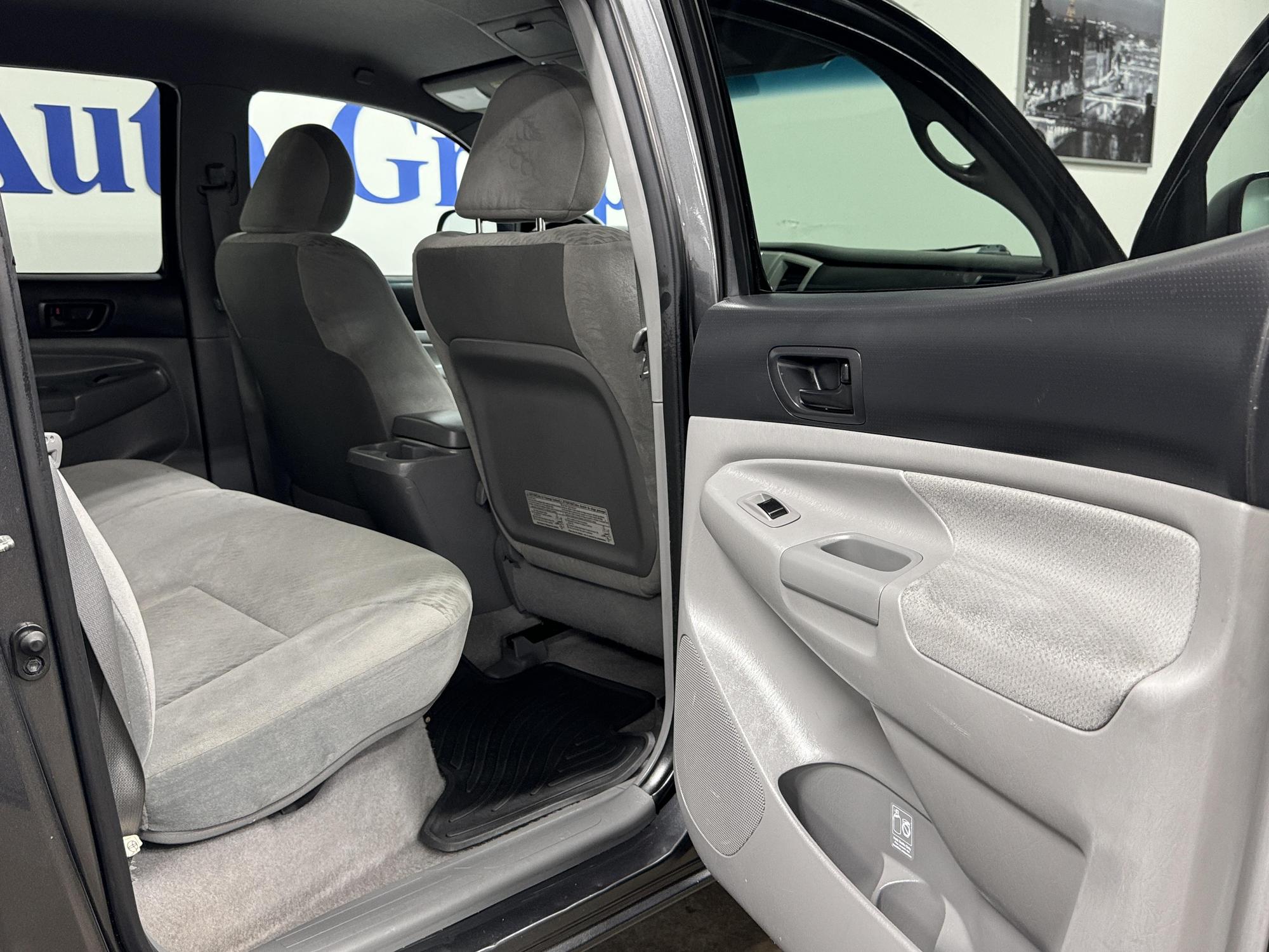 2011 Toyota Tacoma Base photo 42