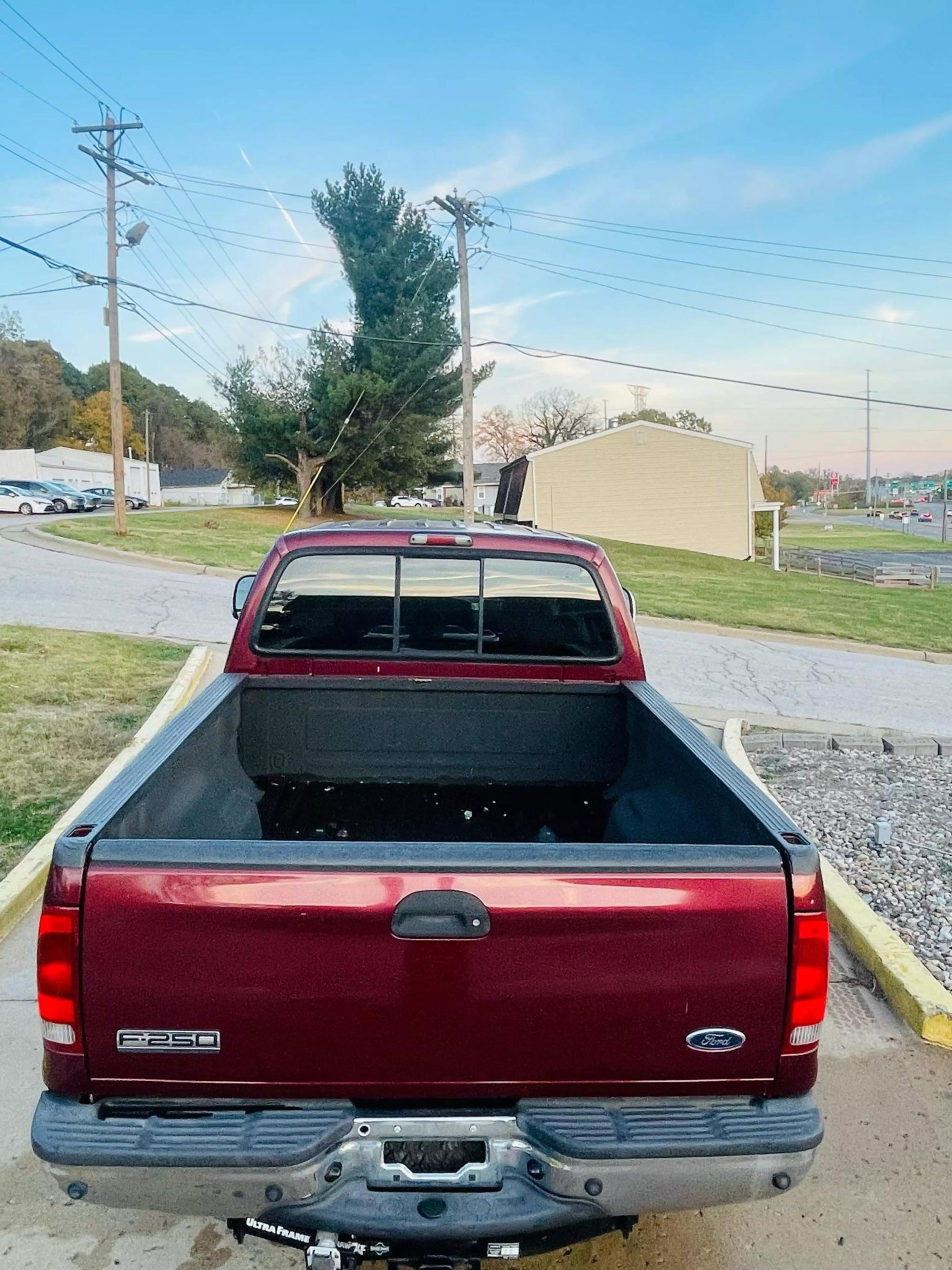 2005 Ford F-250 Super Duty XL photo 31