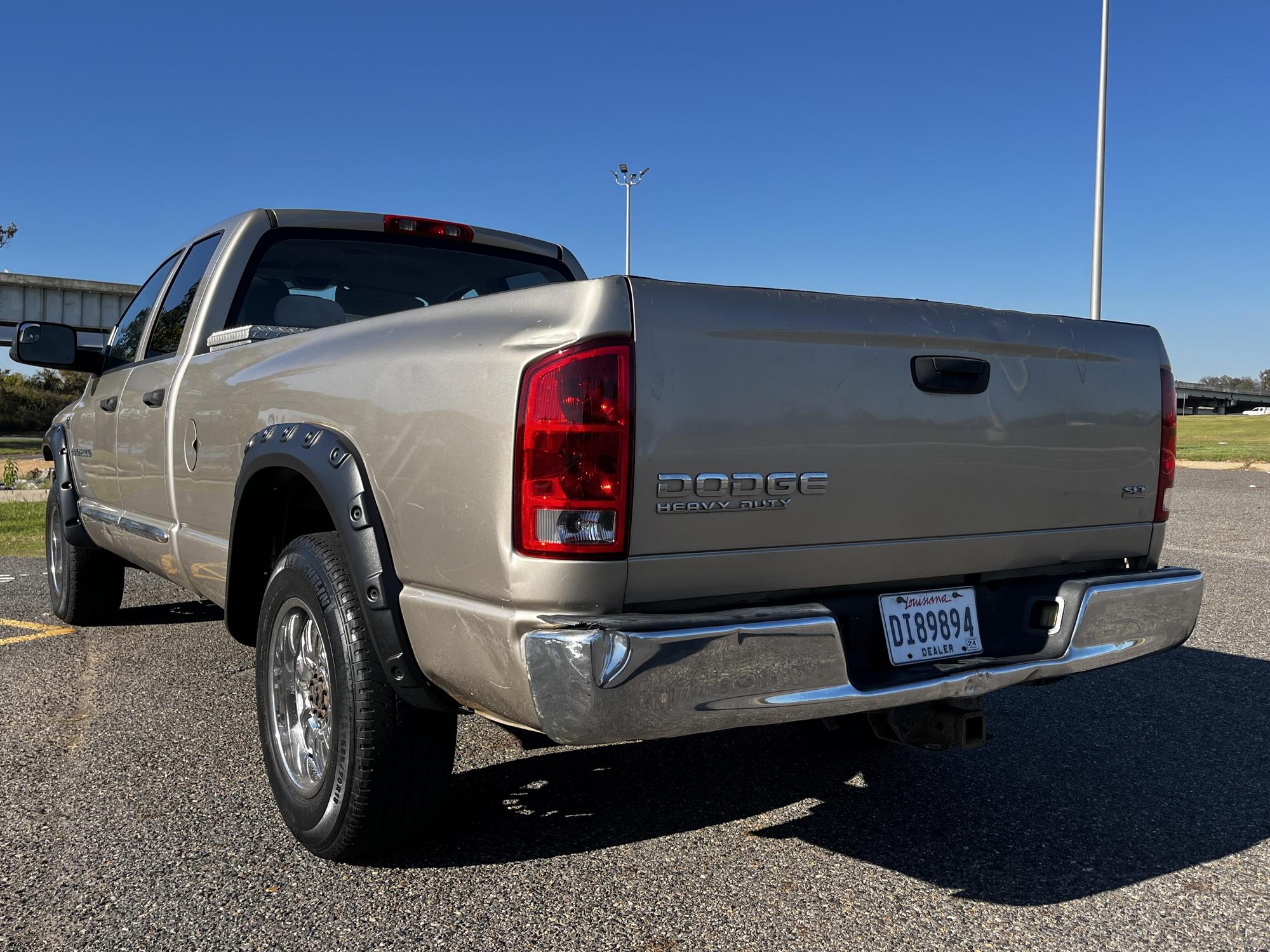 2004 Dodge Ram 2500 Pickup ST photo 13