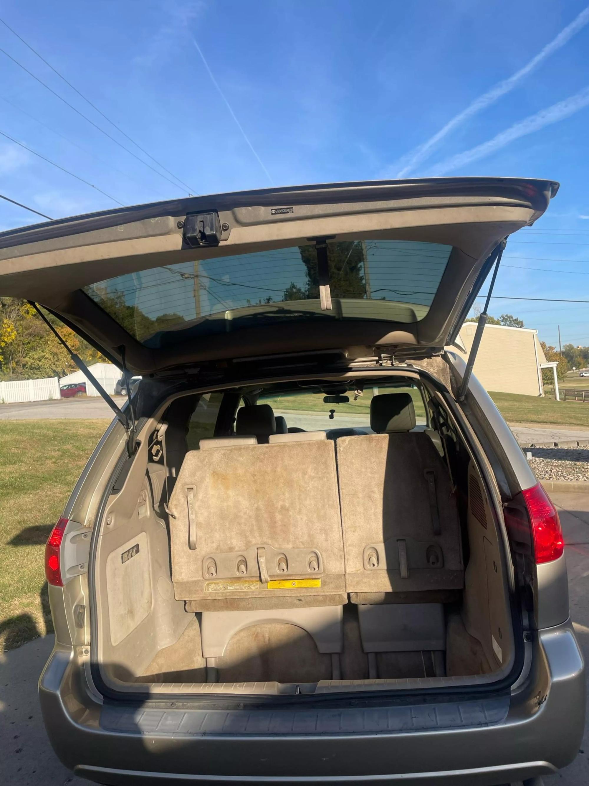 2006 Toyota Sienna XLE photo 31