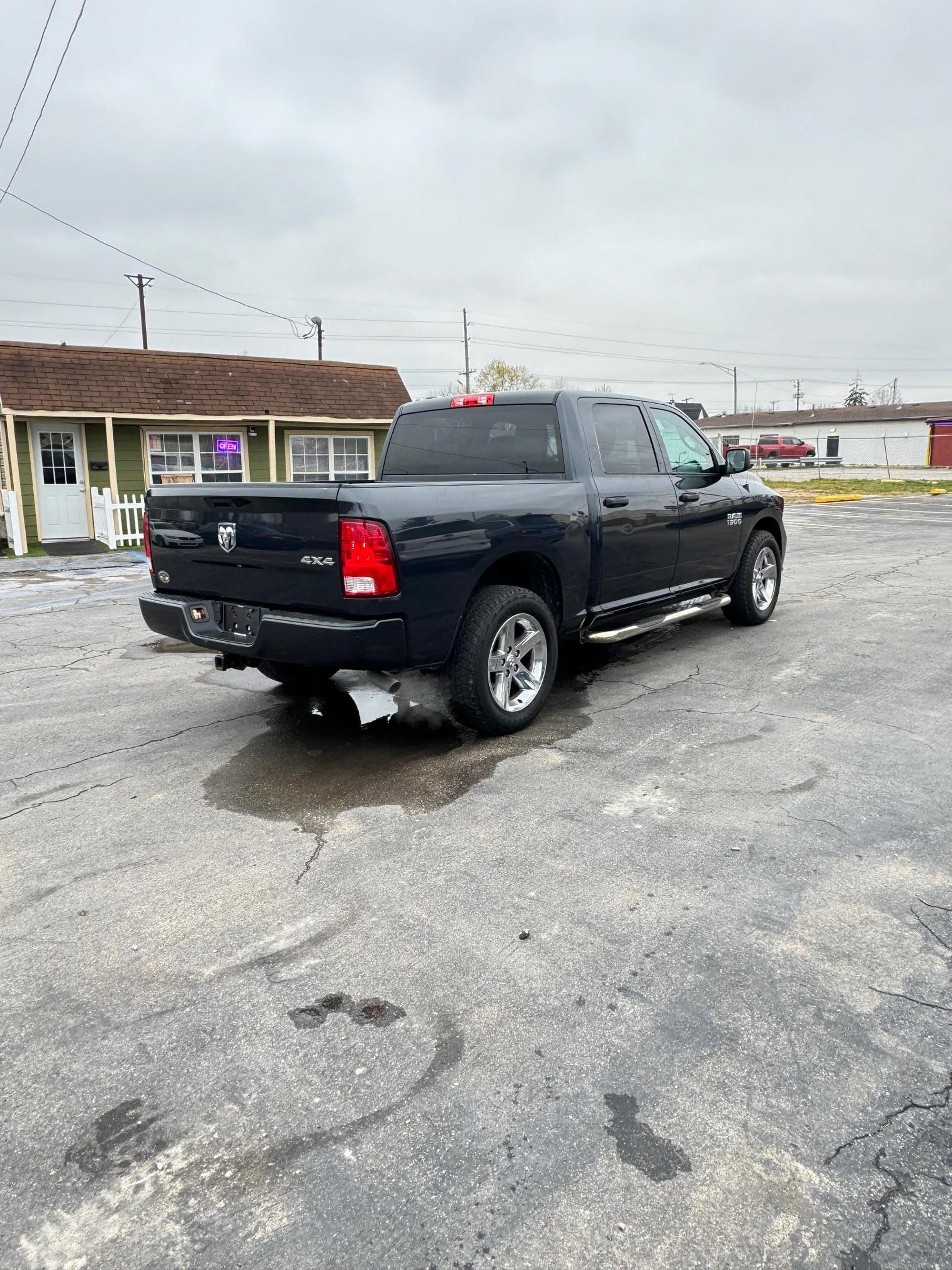 2018 RAM Ram 1500 Pickup Express photo 17