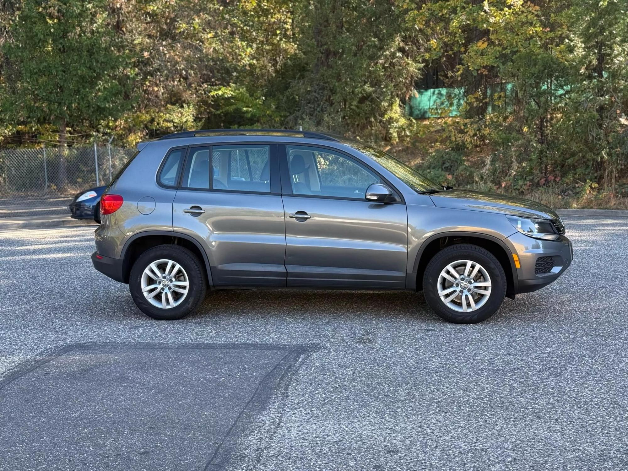 2016 Volkswagen Tiguan SEL photo 30