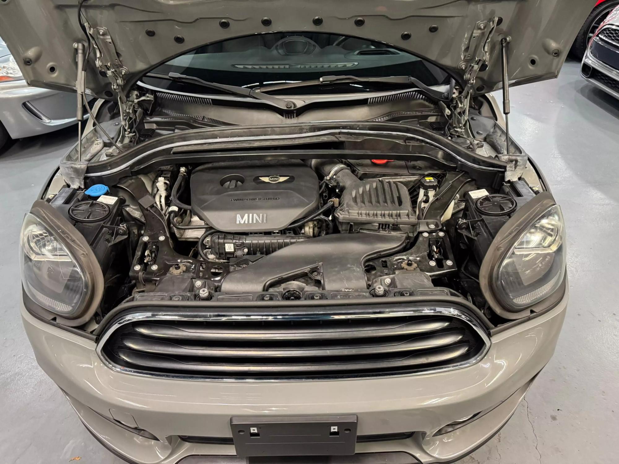 2018 MINI Countryman Base photo 33