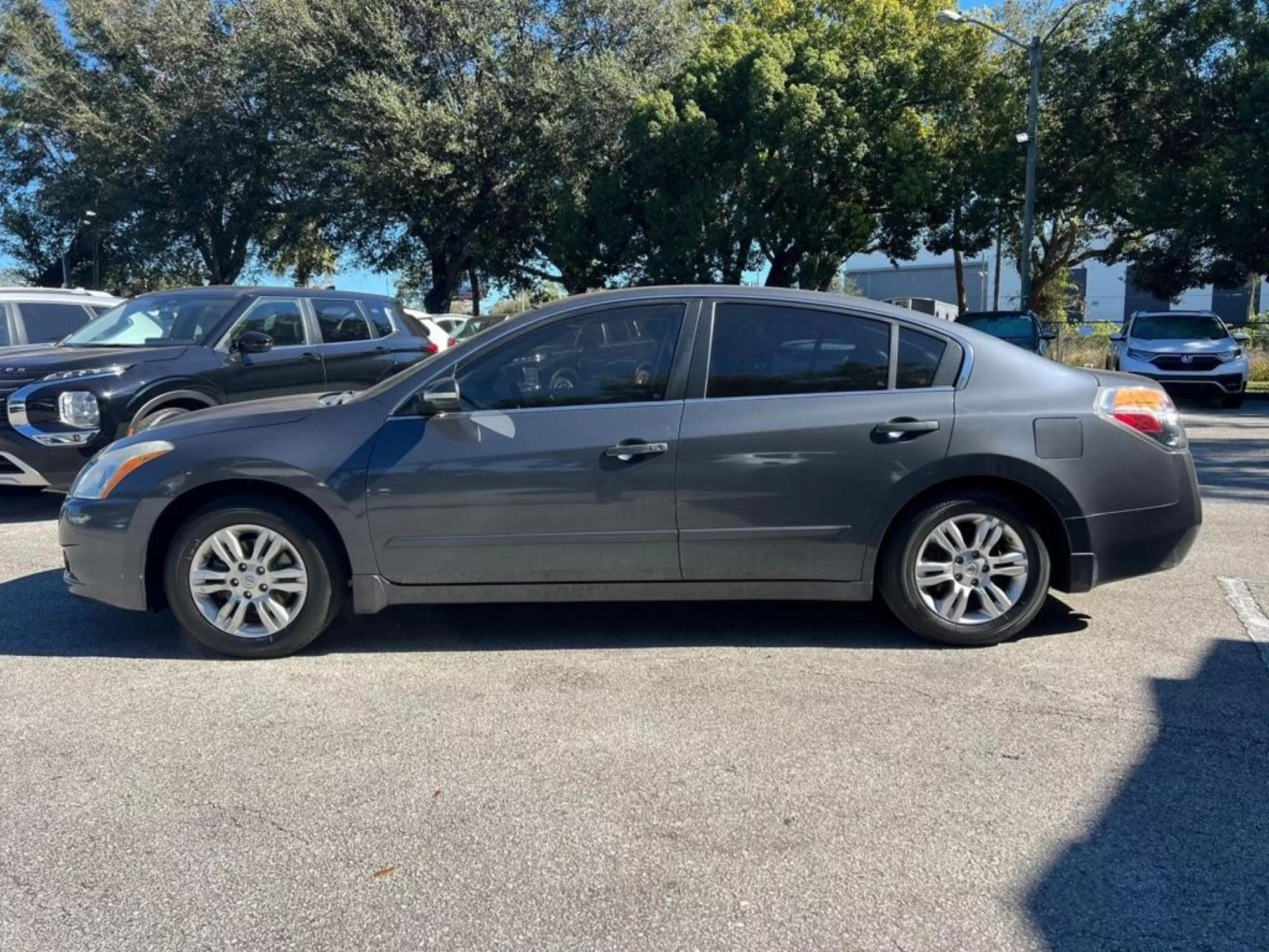 2010 Nissan Altima null photo 34