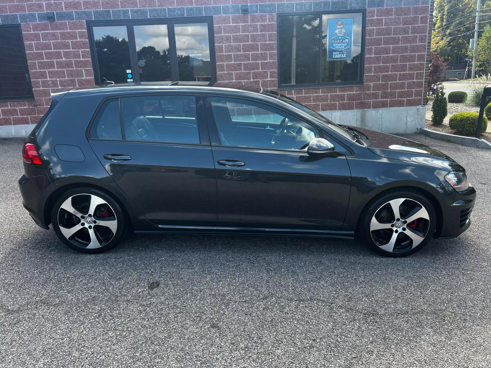 2016 Volkswagen Golf GTI SE photo 30