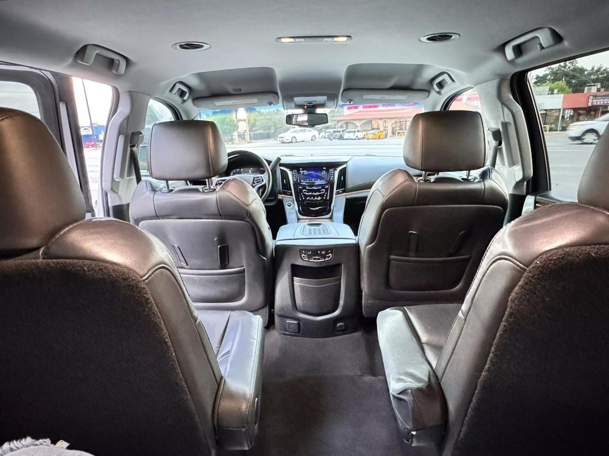 2016 Cadillac Escalade Base photo 28