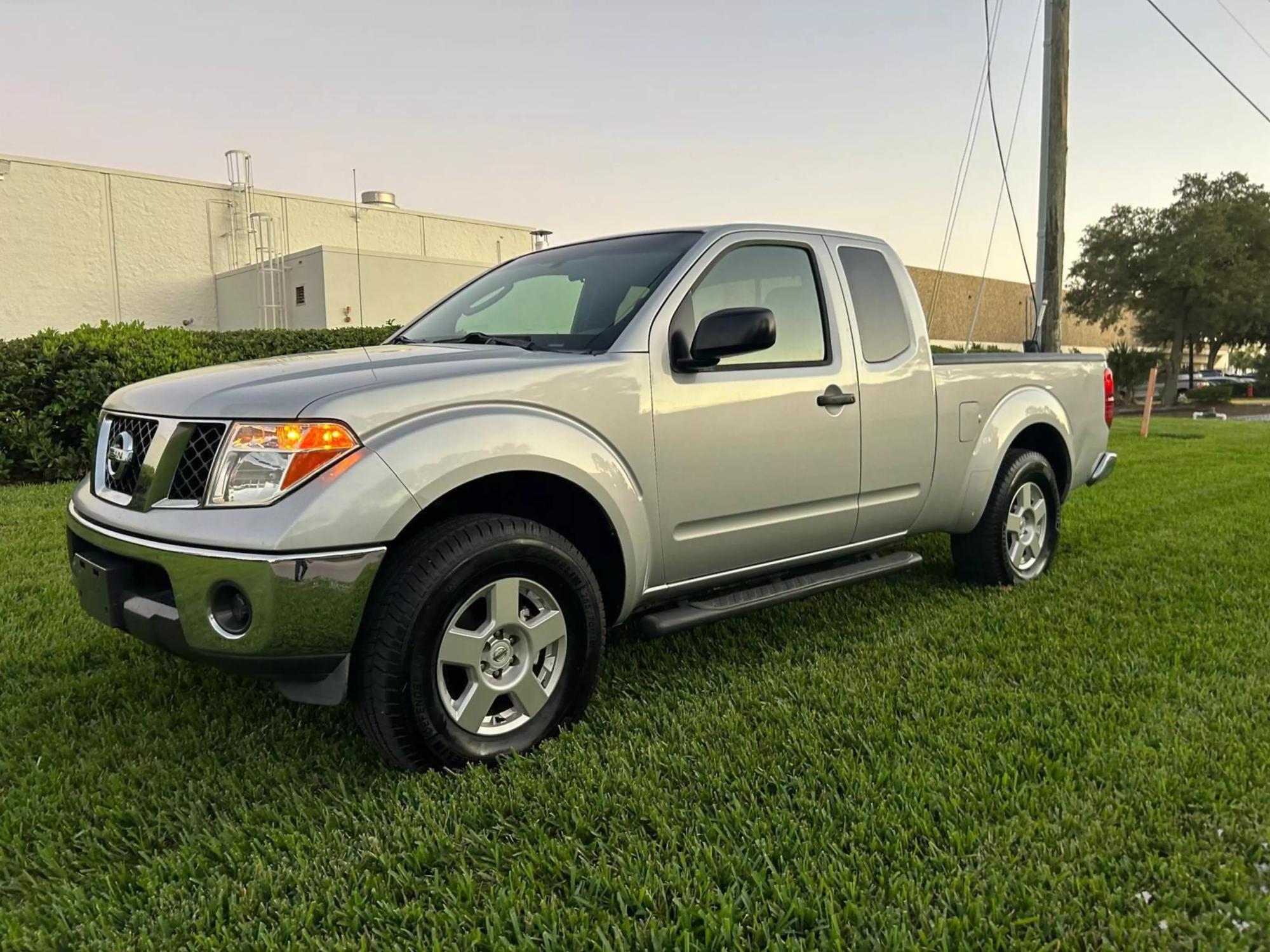 2007 Nissan Frontier SE photo 16