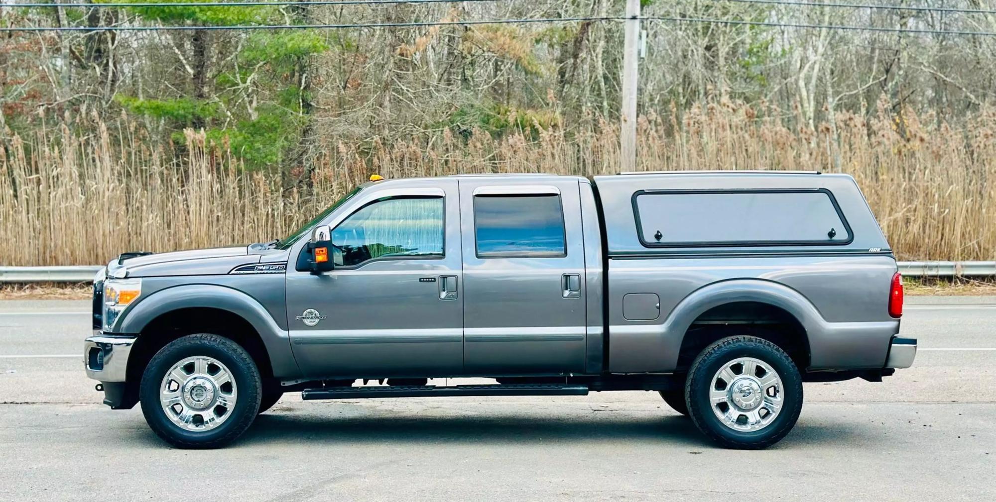 2014 Ford F-350 Super Duty Lariat photo 38