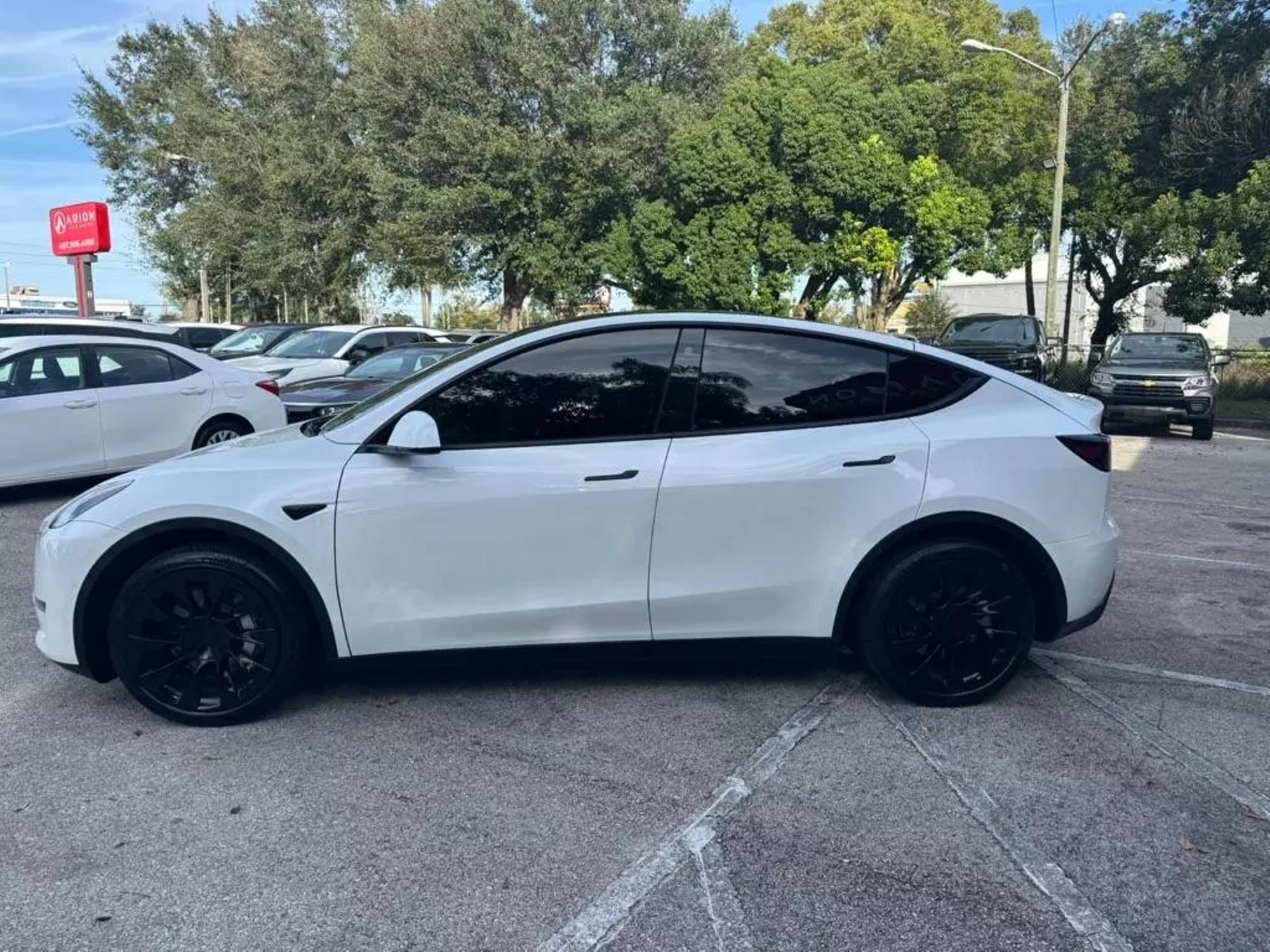 2022 Tesla Model Y Long Range photo 25