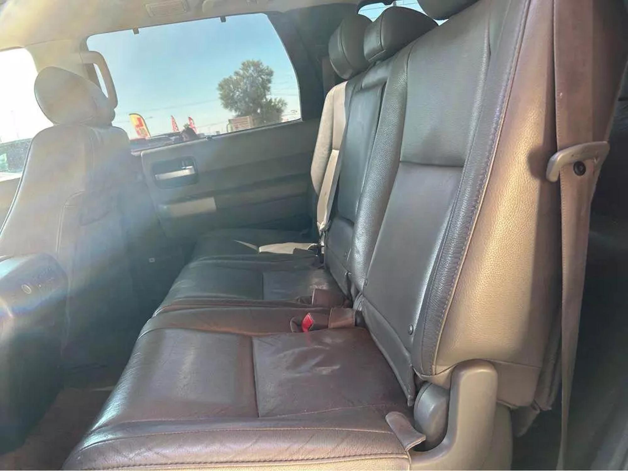 2008 Toyota Sequoia Limited photo 32