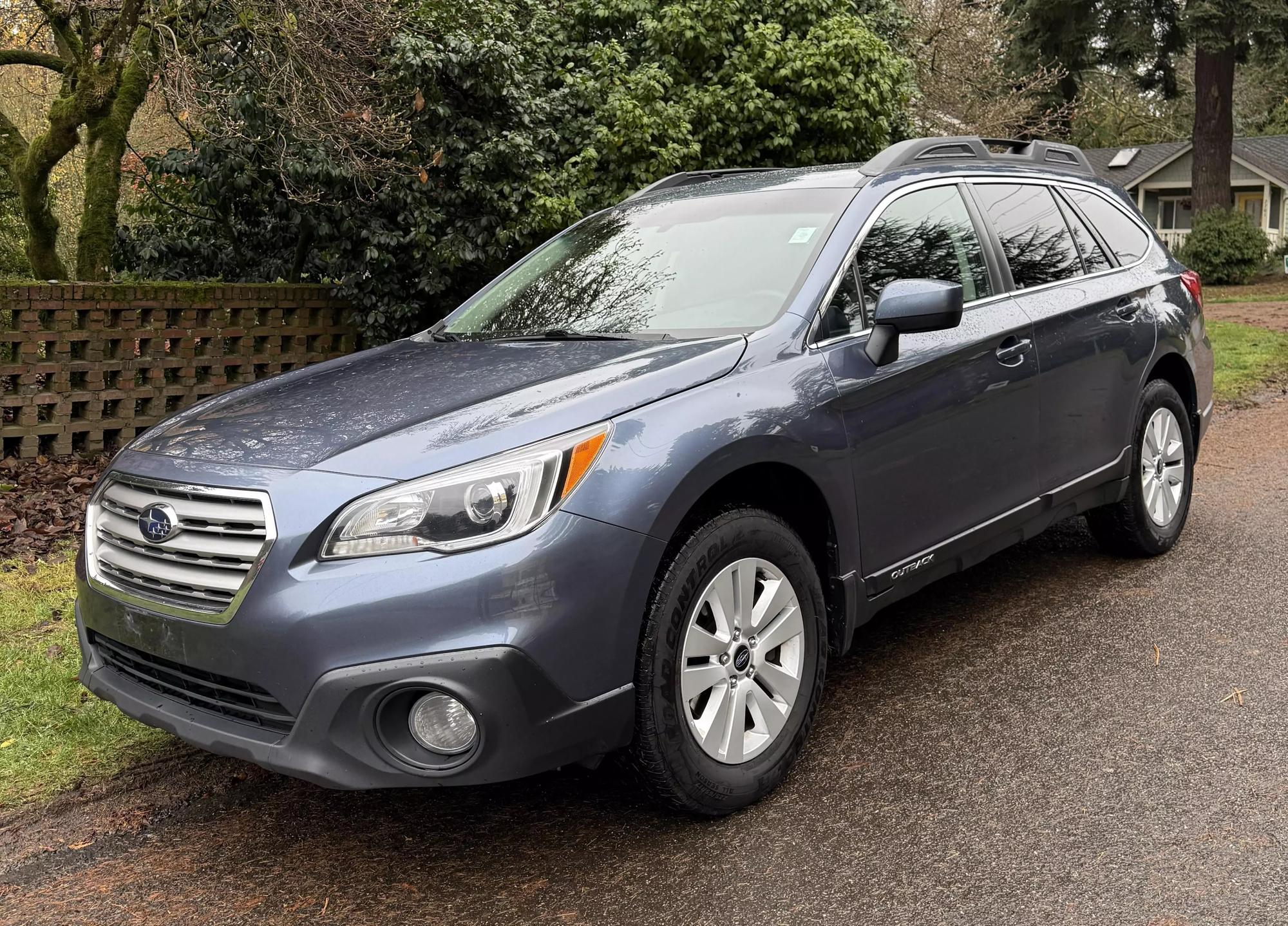 2017 Subaru Outback Premium photo 17