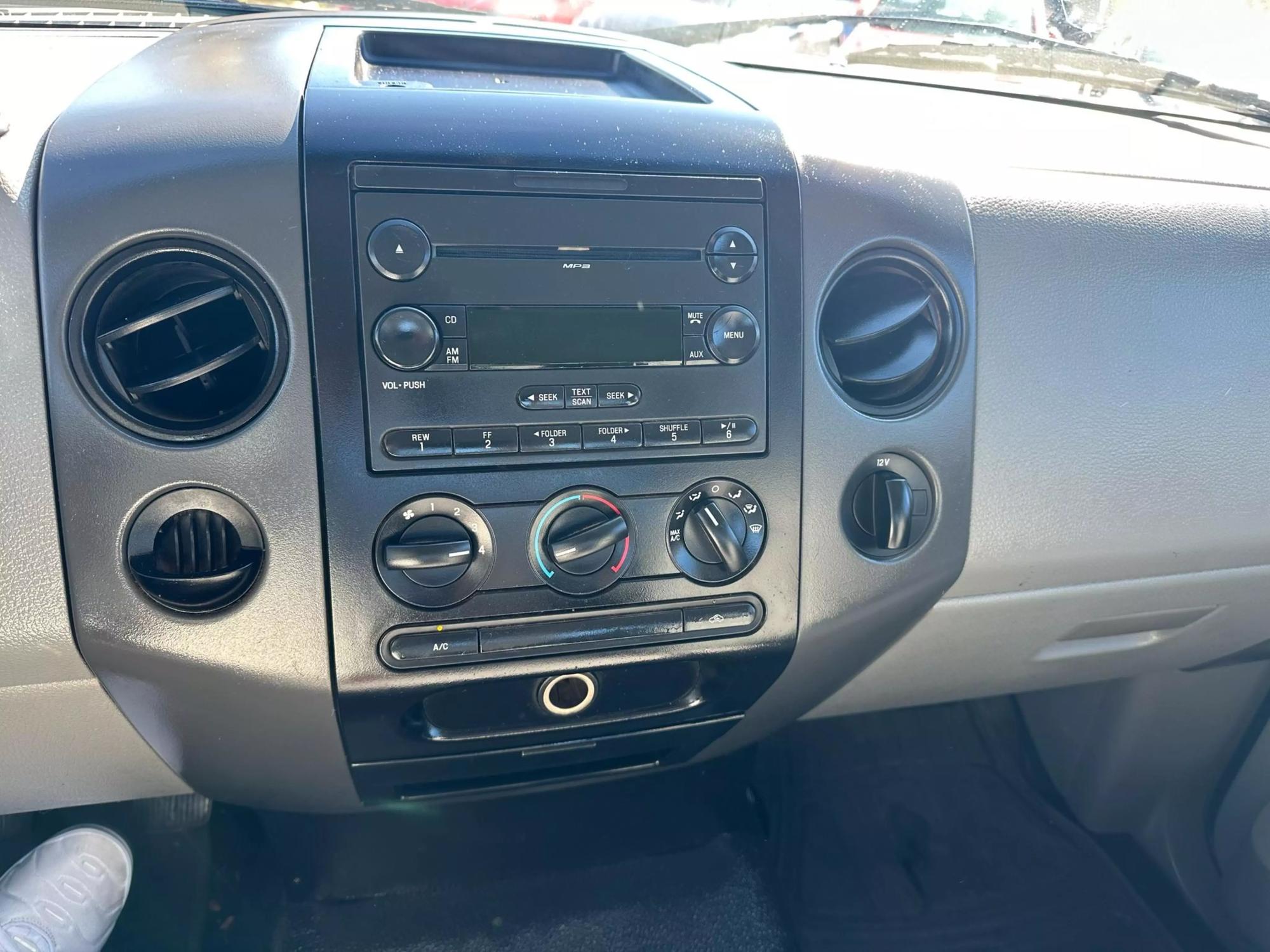 2007 Ford F-150 XLT photo 42