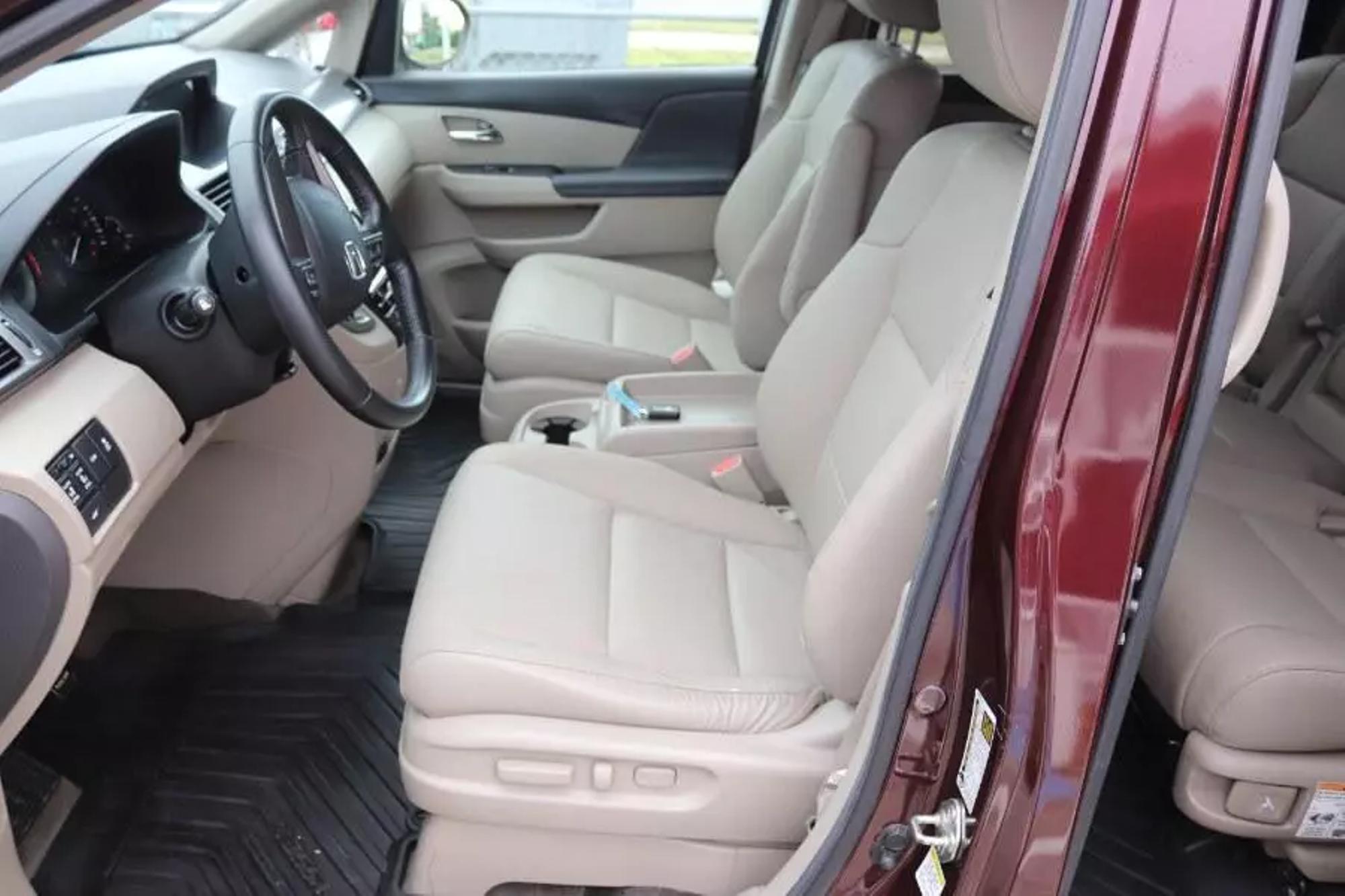 2014 Honda Odyssey EX-L photo 27