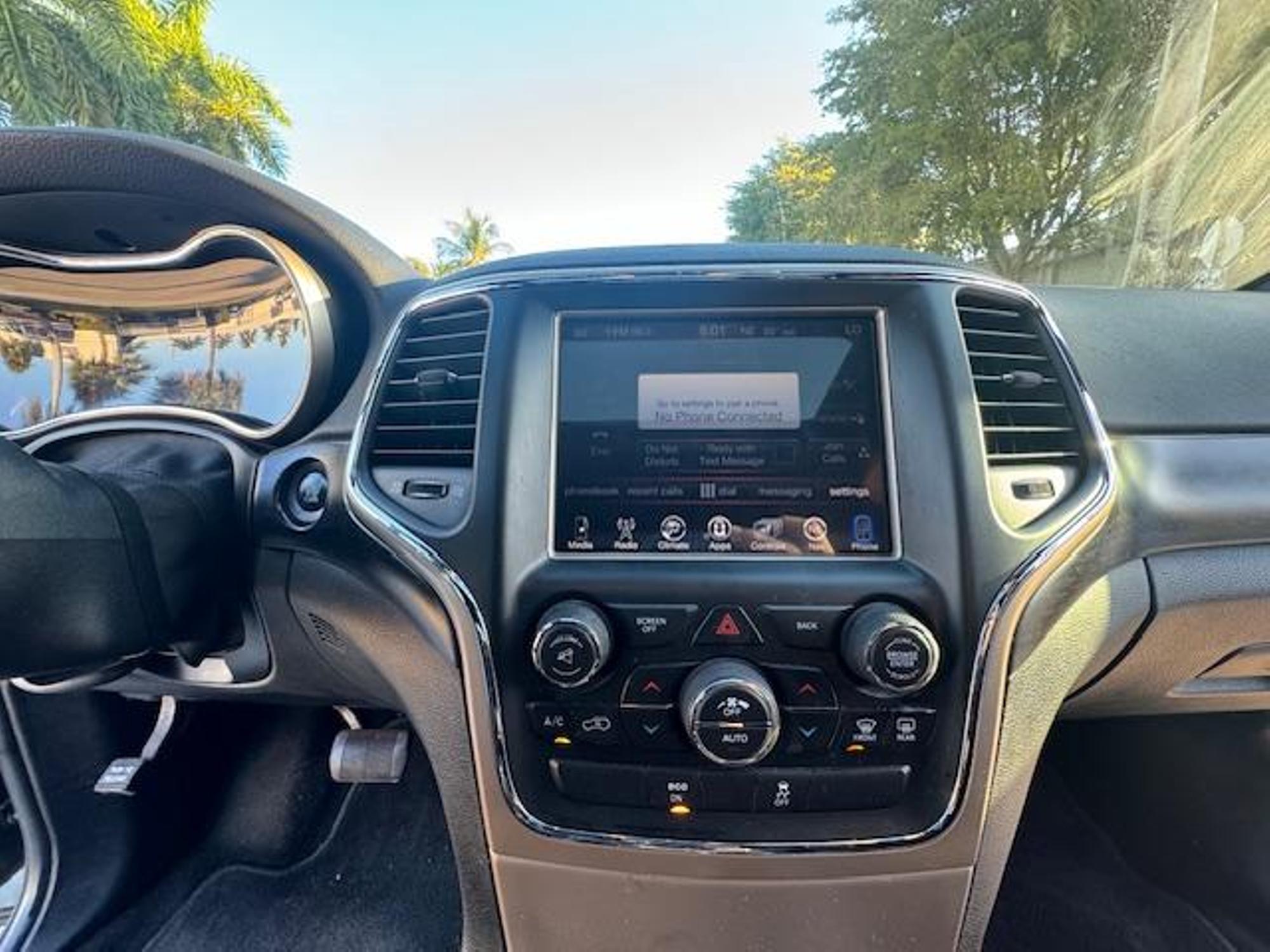 2015 Jeep Grand Cherokee Altitude photo 43