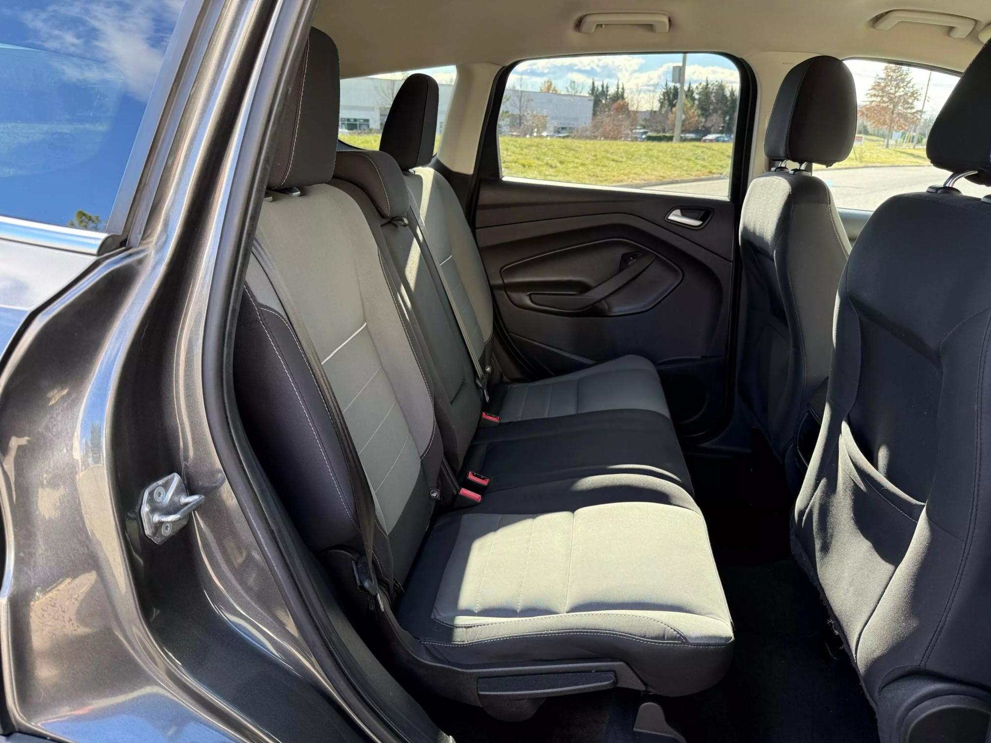 2015 Ford Escape SE photo 157