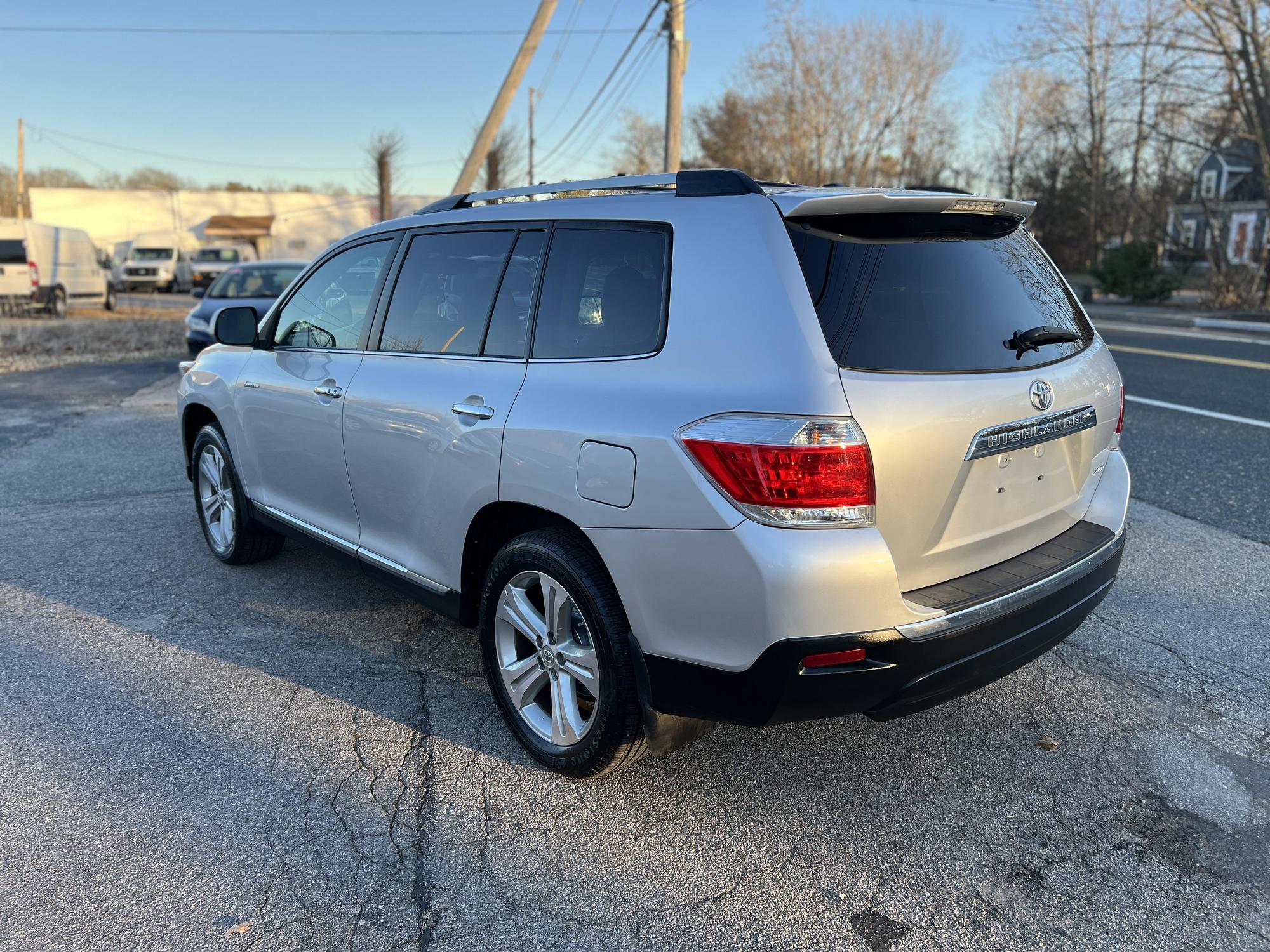 2013 Toyota Highlander Limited photo 45