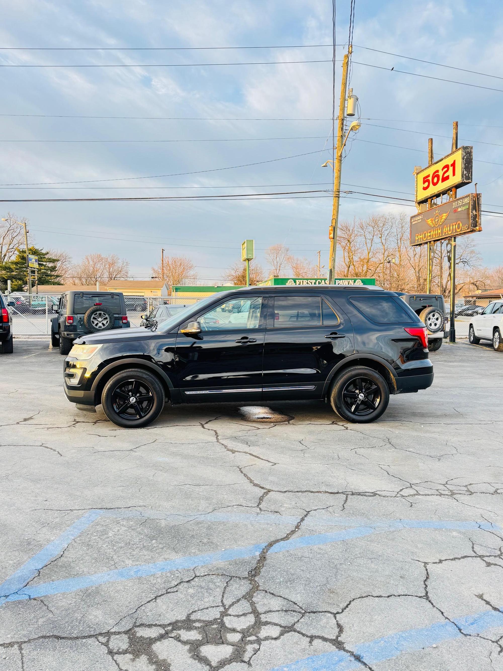 2017 Ford Explorer XLT photo 20