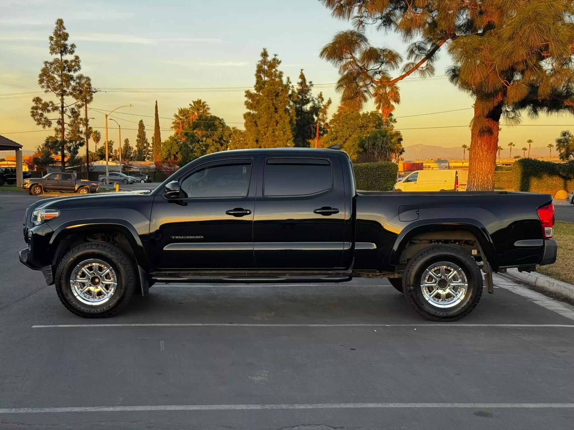 2017 Toyota Tacoma SR5 photo 45