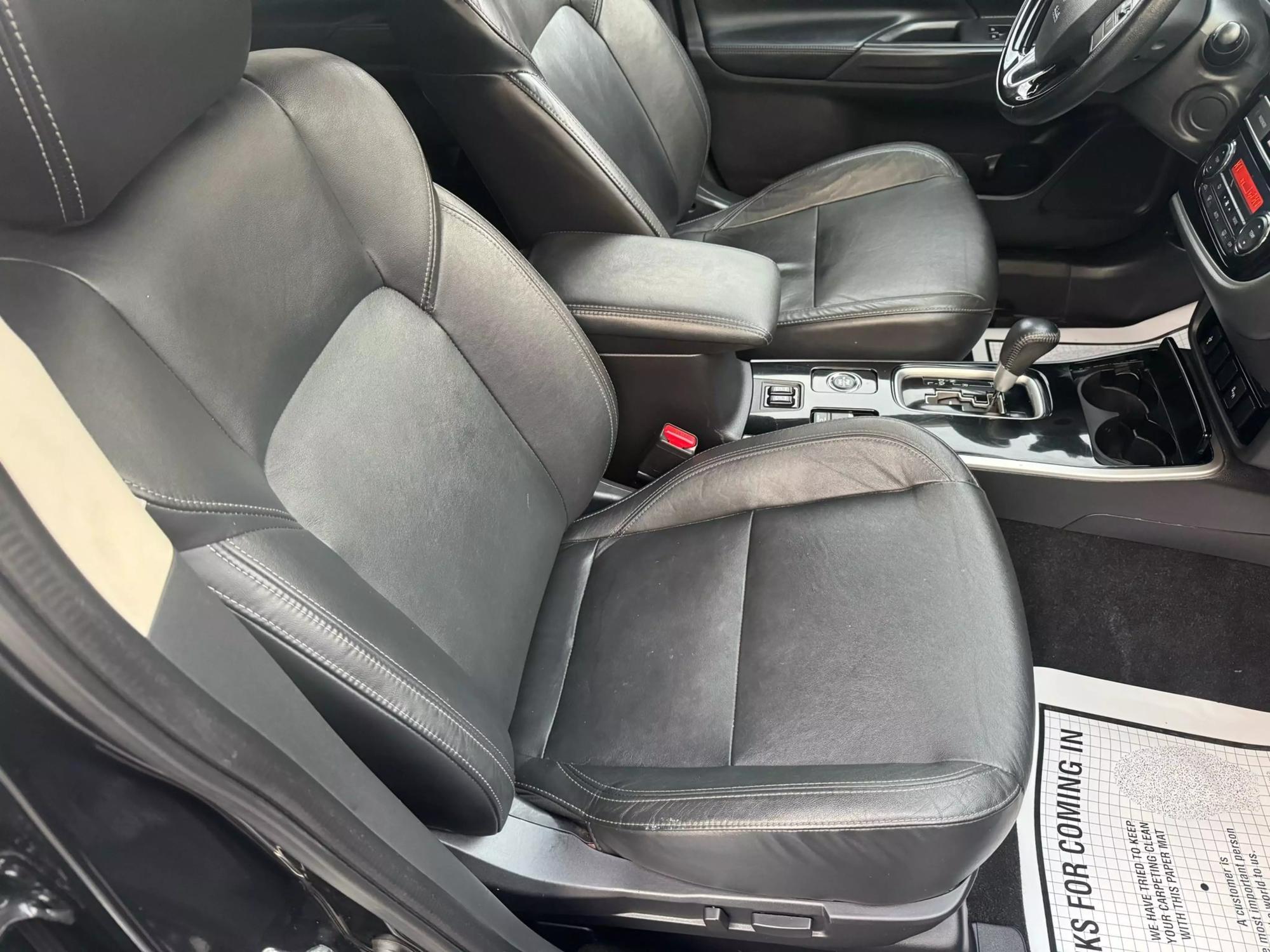 2019 Mitsubishi Outlander SEL photo 83