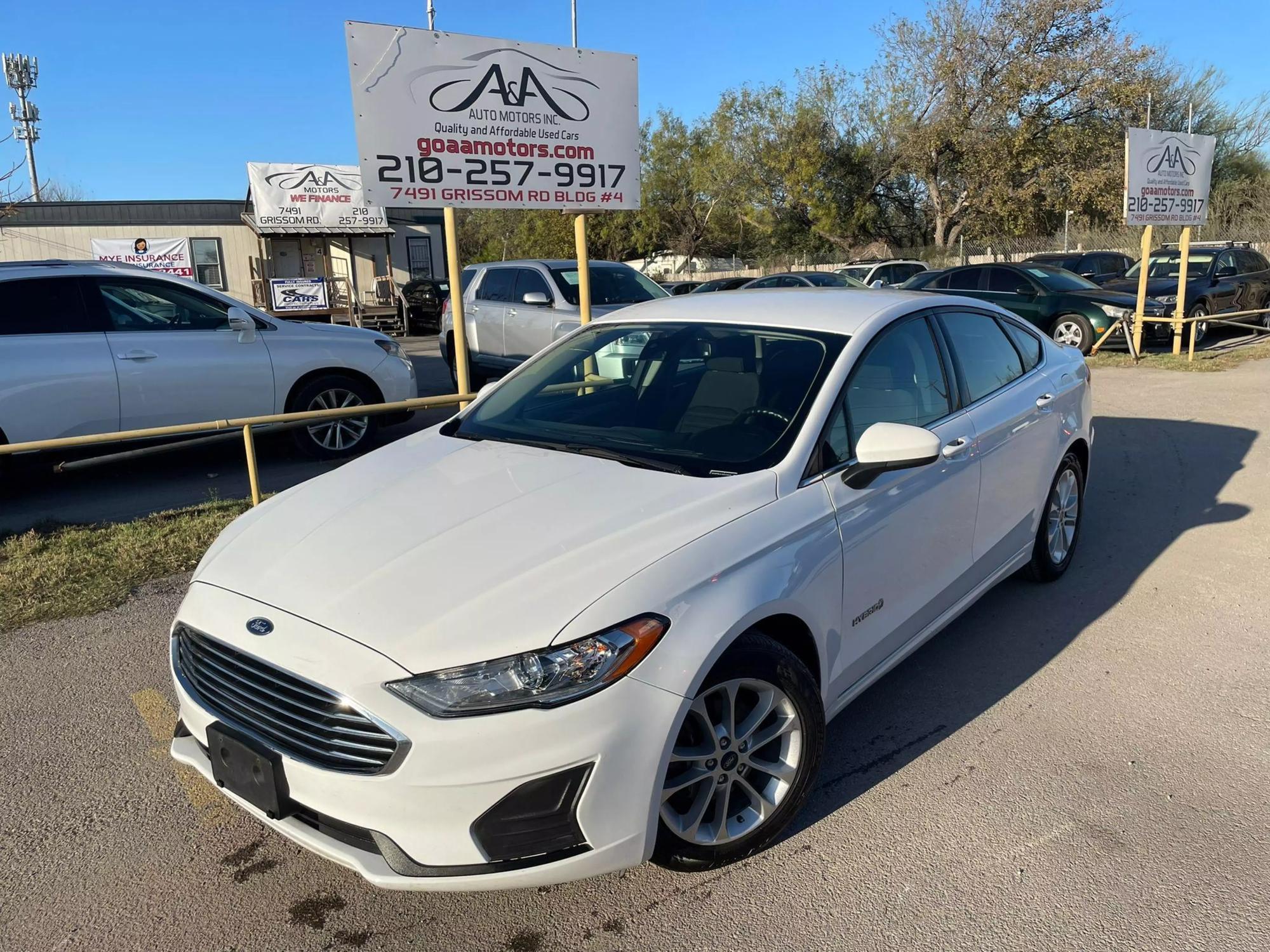 2019 Ford Fusion Hybrid SE photo 15