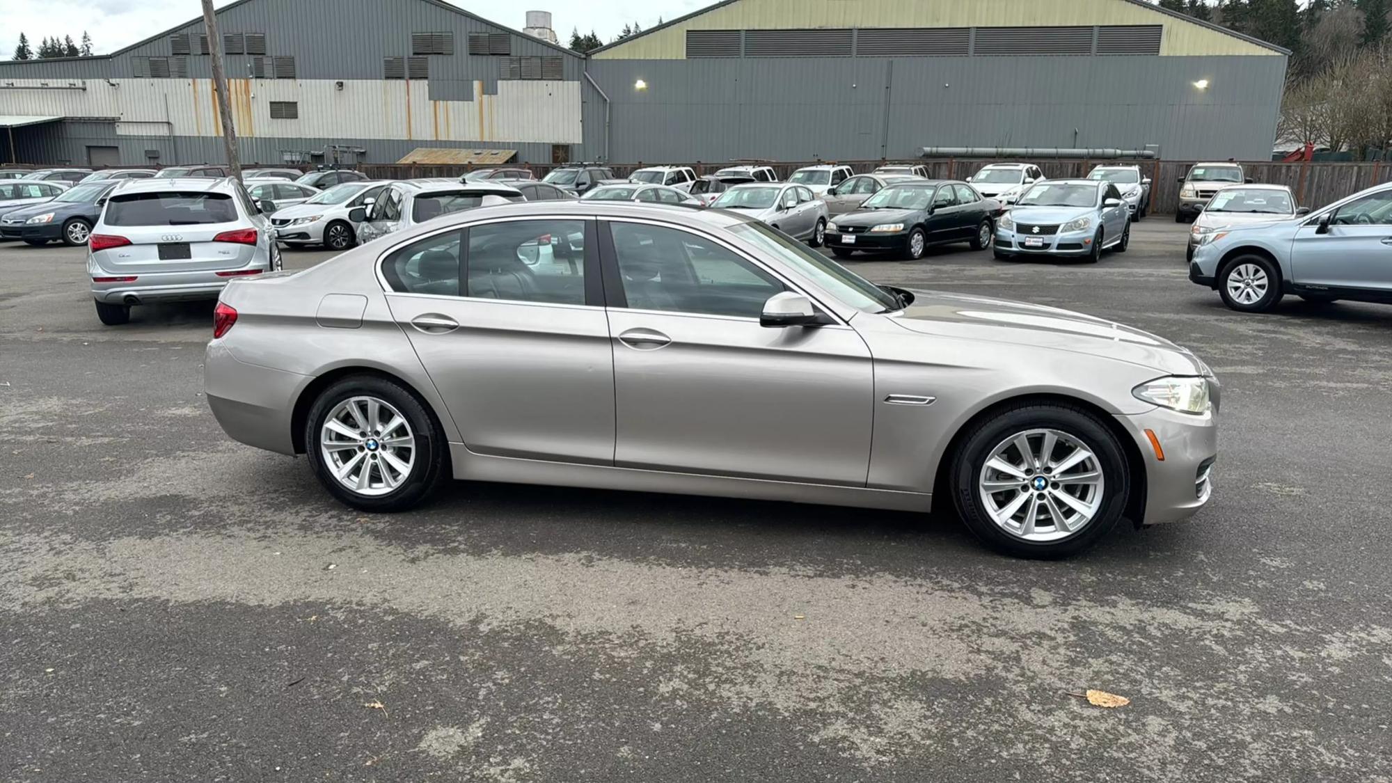 2014 BMW 5 Series 528i photo 45