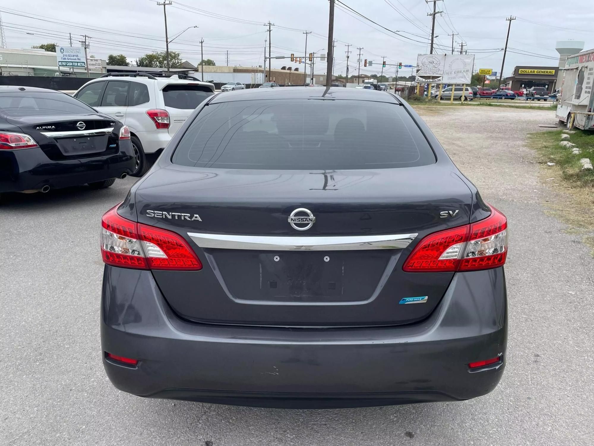 2013 Nissan Sentra SV photo 14