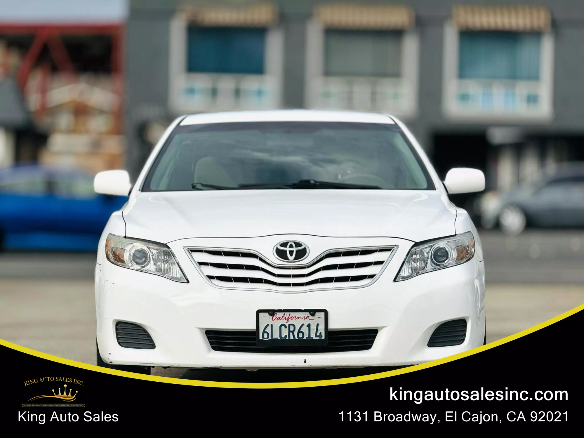 2010 Toyota Camry LE photo 17