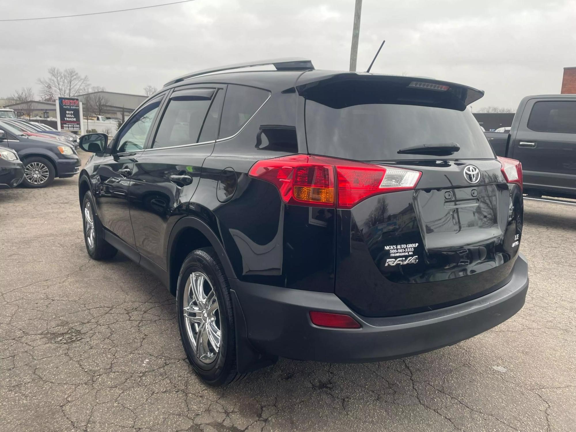 2015 Toyota RAV4 LE photo 15