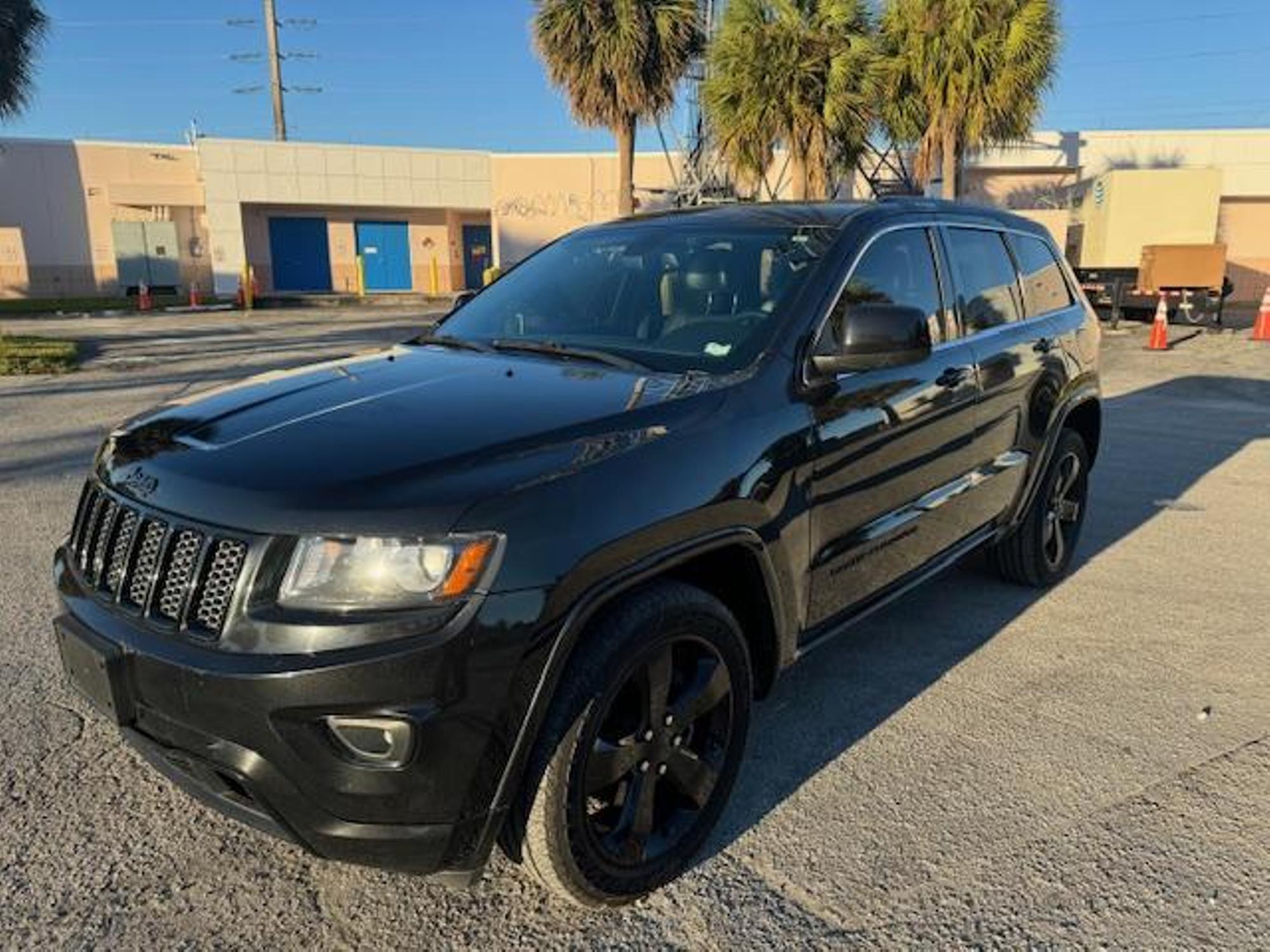 2015 Jeep Grand Cherokee Altitude photo 25