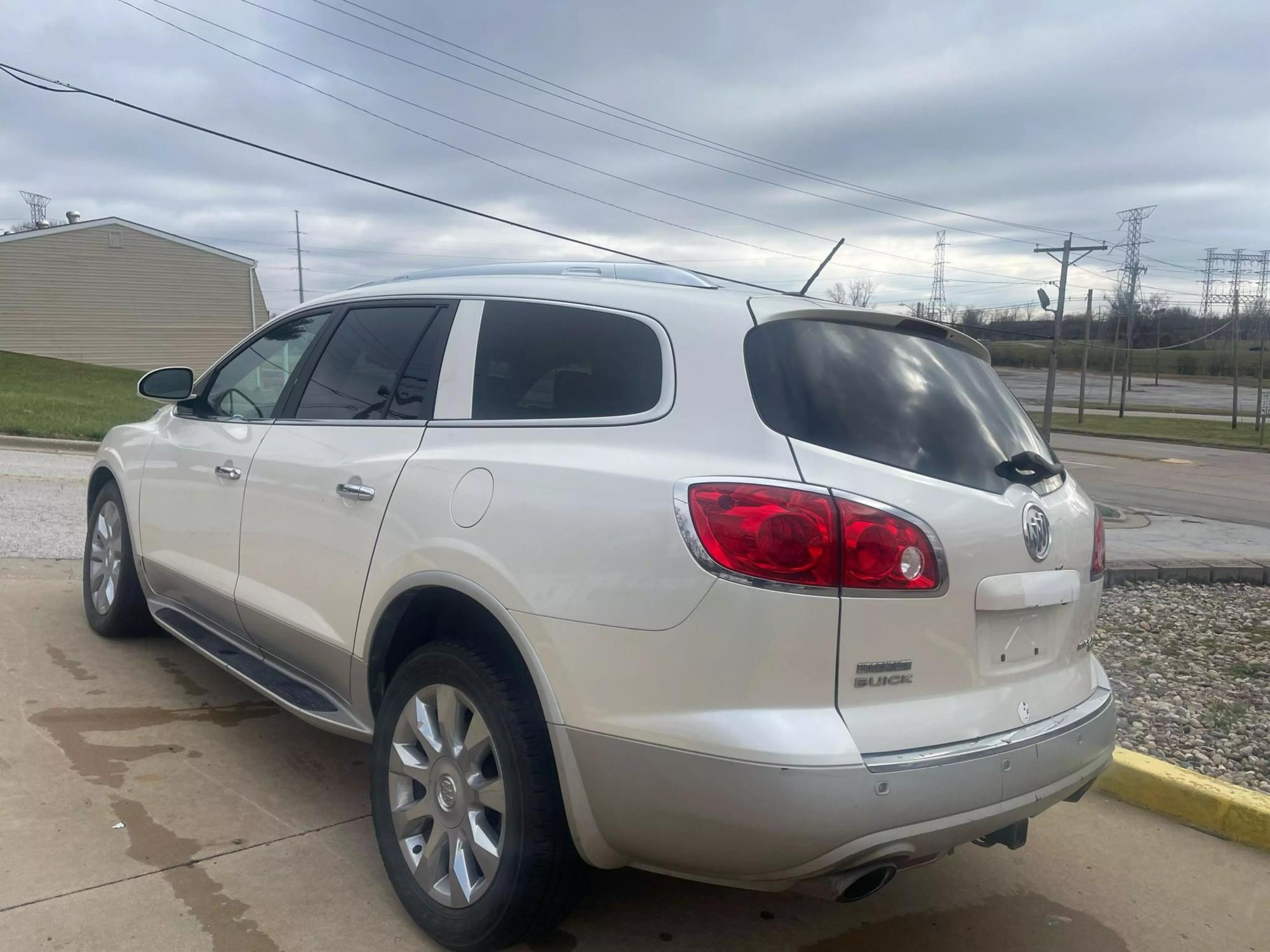 2010 Buick Enclave CXL-2 photo 28