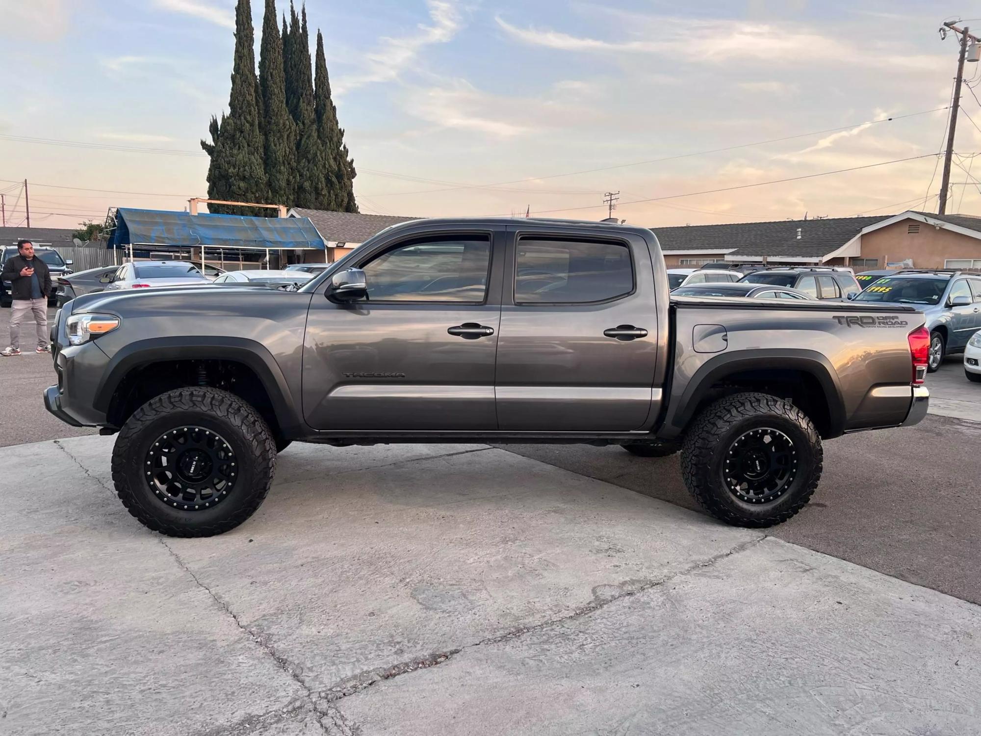 2017 Toyota Tacoma TRD Off Road photo 37