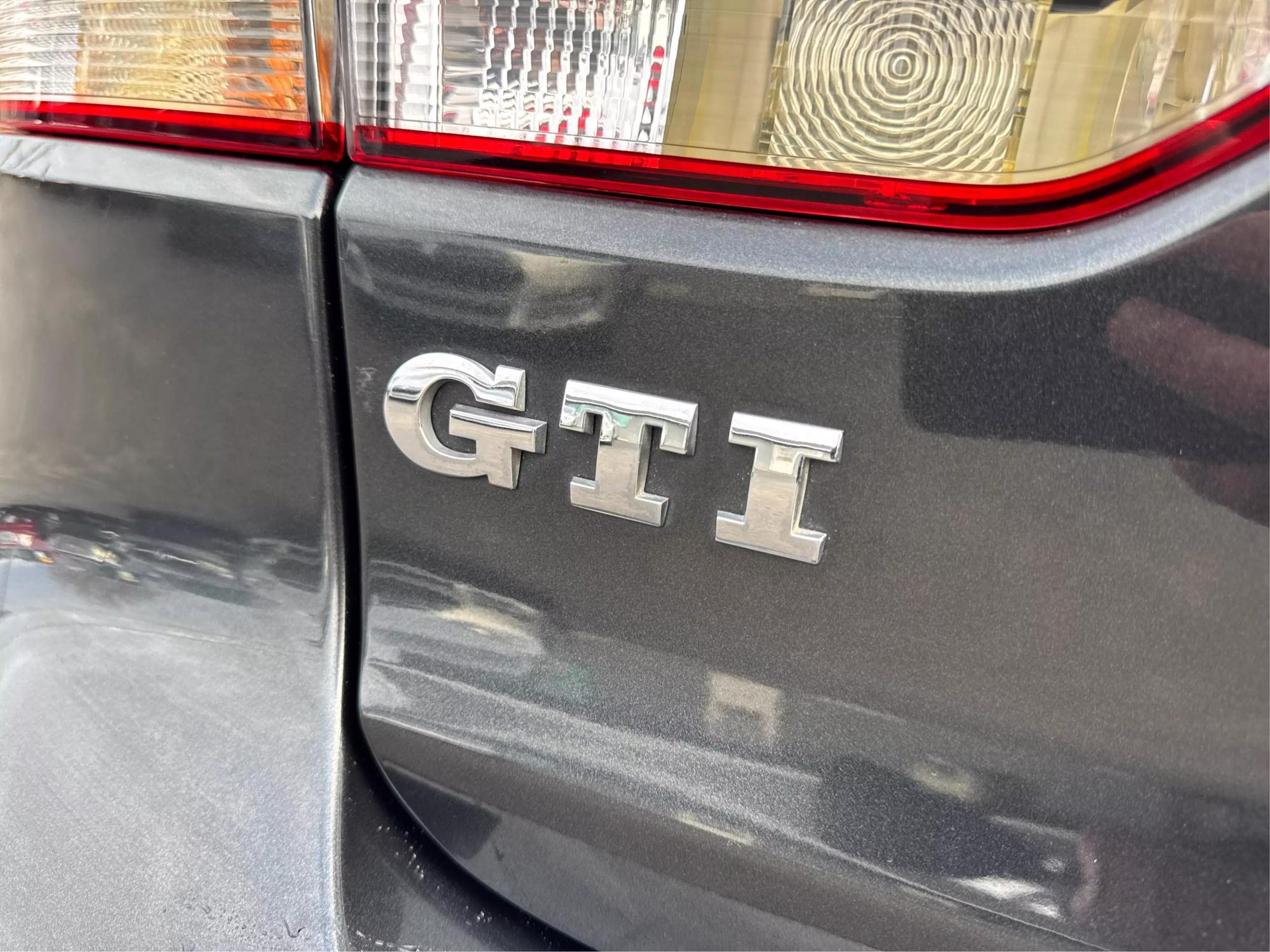 2012 Volkswagen GTI Base photo 45