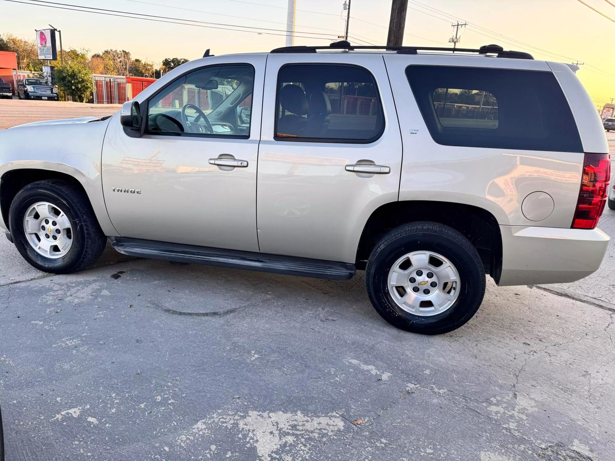 2013 Chevrolet Tahoe LT photo 18