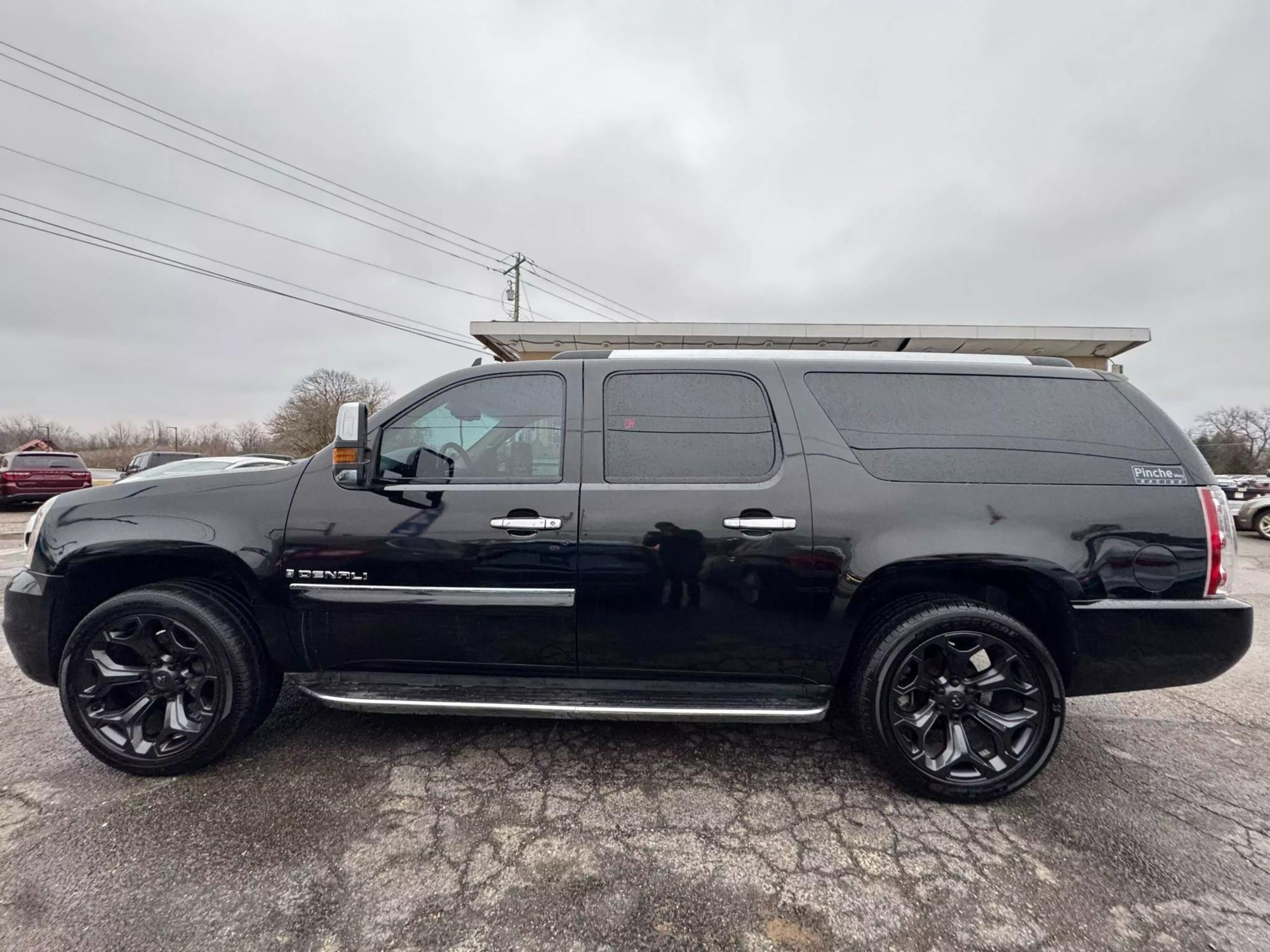 2007 GMC Yukon XL Denali photo 29