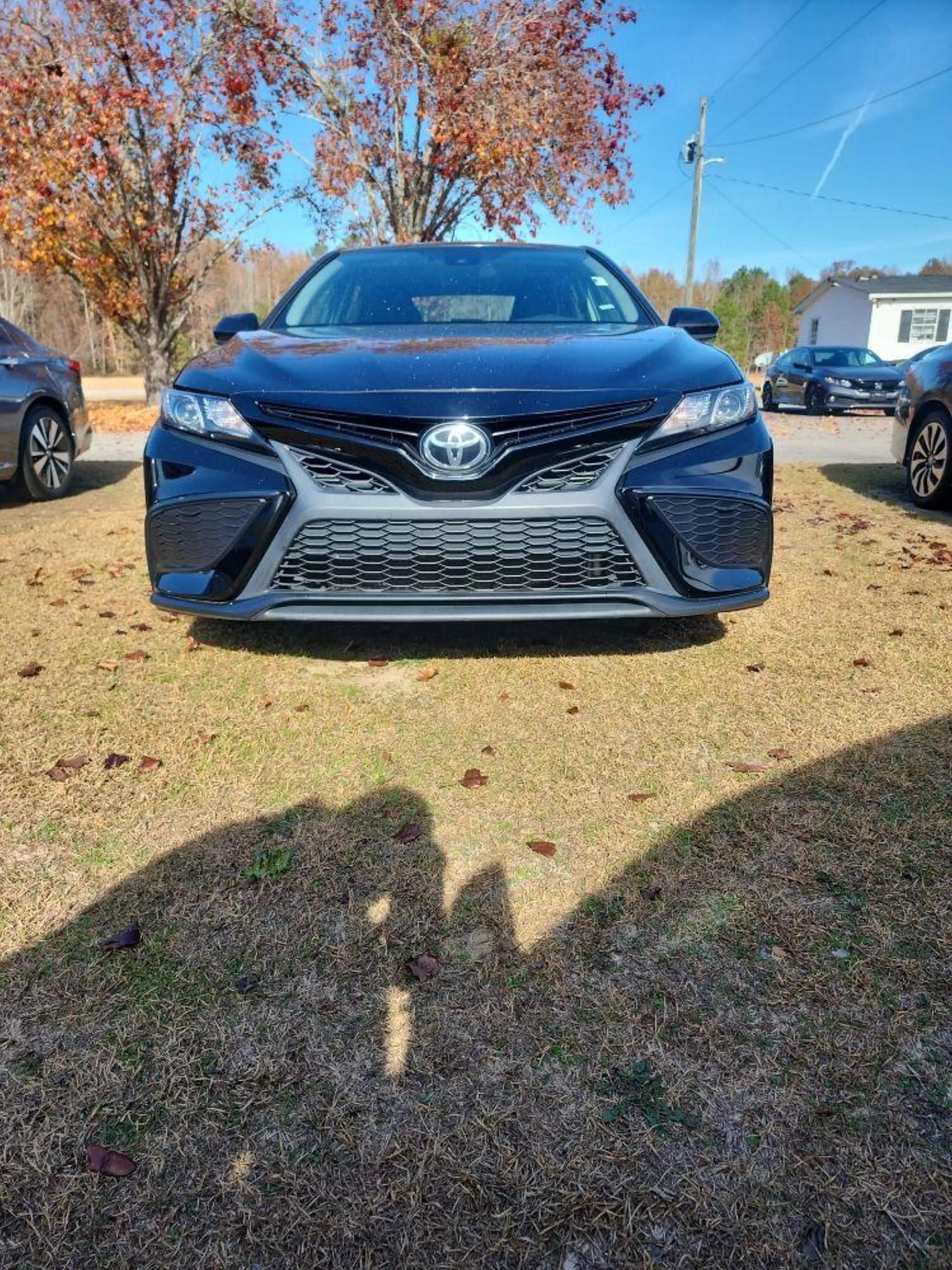 2021 Toyota Camry SE photo 11