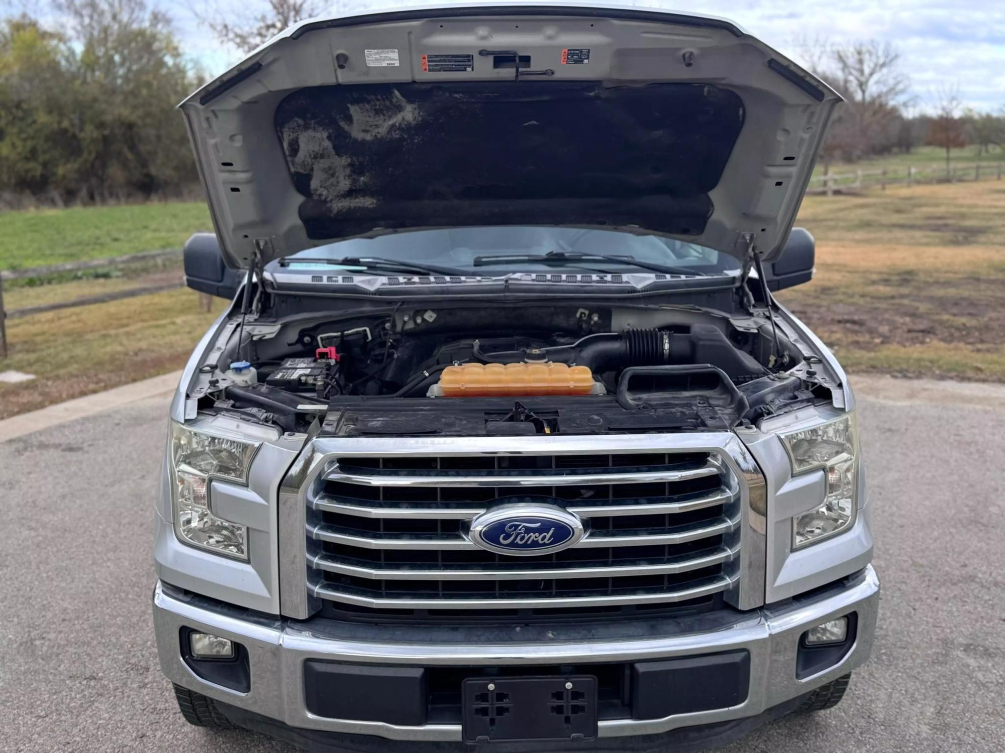 2015 Ford F-150 XLT photo 56