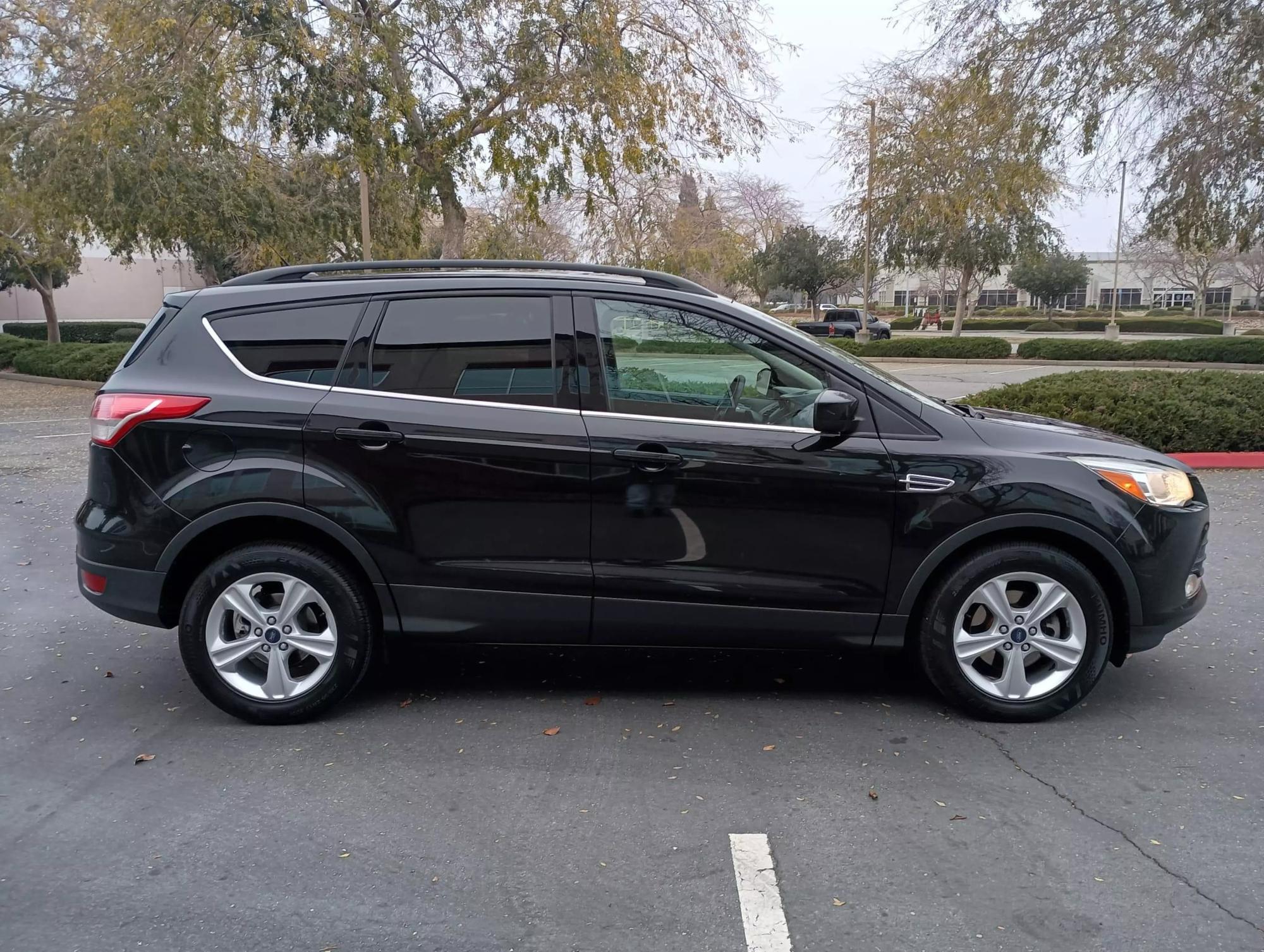 2015 Ford Escape SE photo 32