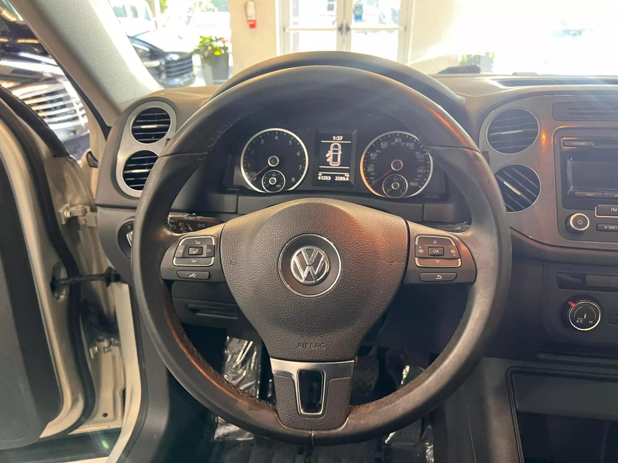 2014 Volkswagen Tiguan S photo 18