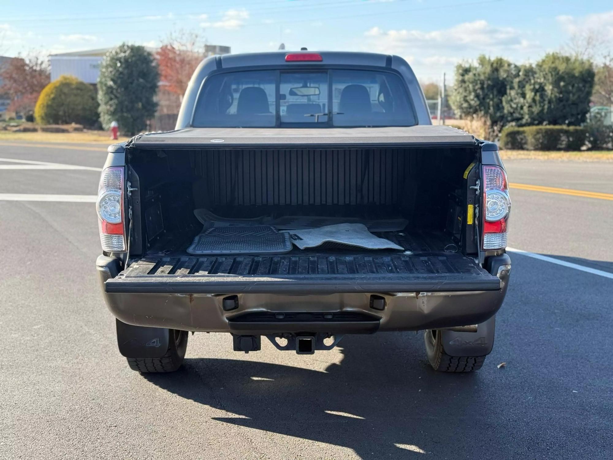 2010 Toyota Tacoma Base photo 113