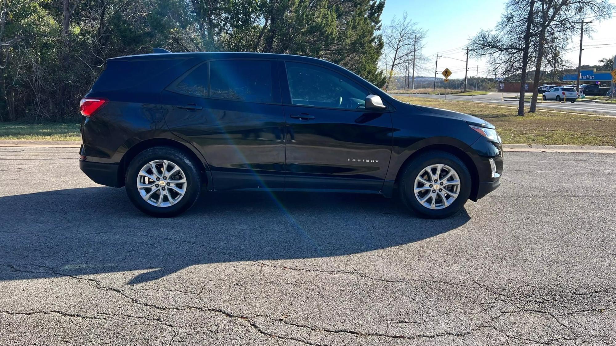 2019 Chevrolet Equinox LS photo 24