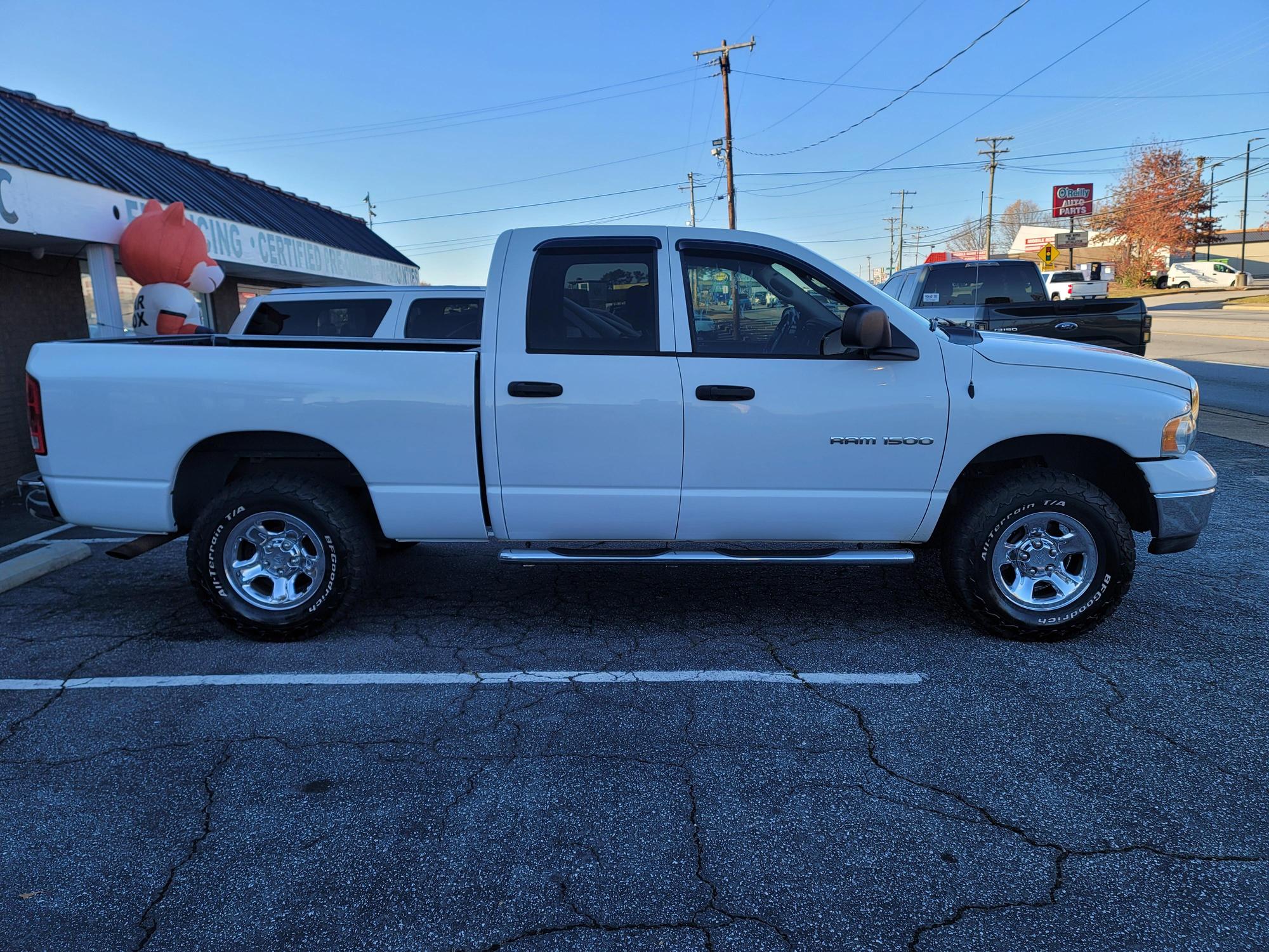 2004 Dodge Ram 1500 Pickup SLT photo 39