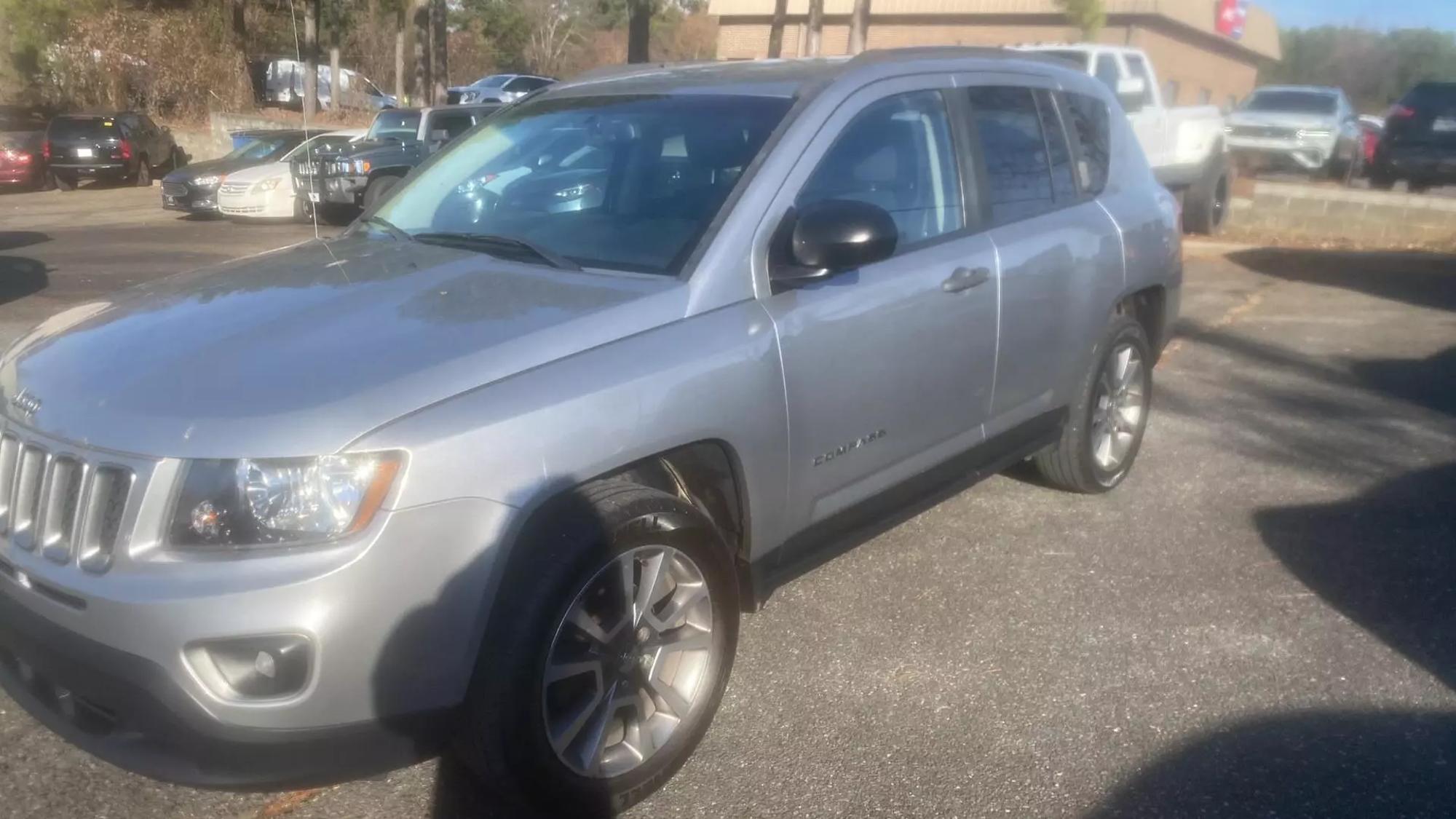 2016 Jeep Compass Sport photo 12