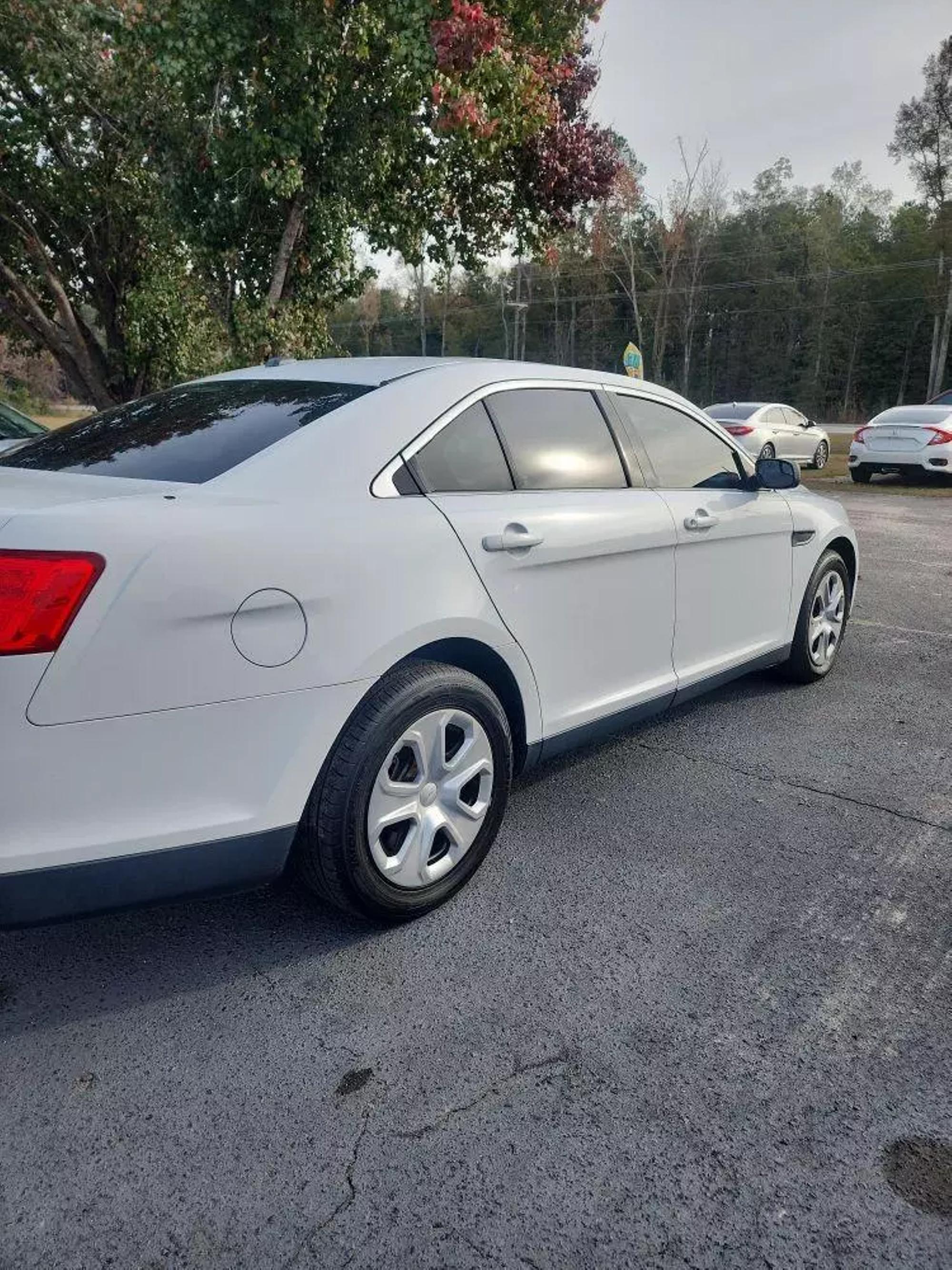 2017 Ford Taurus null photo 14