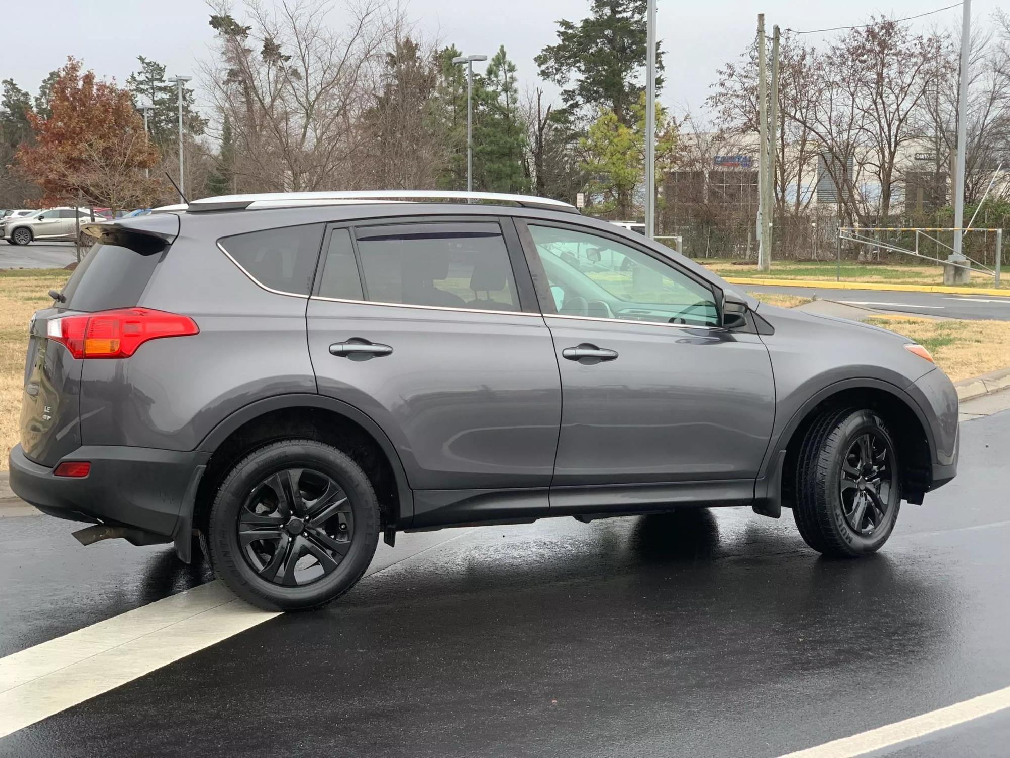 2015 Toyota RAV4 LE photo 81